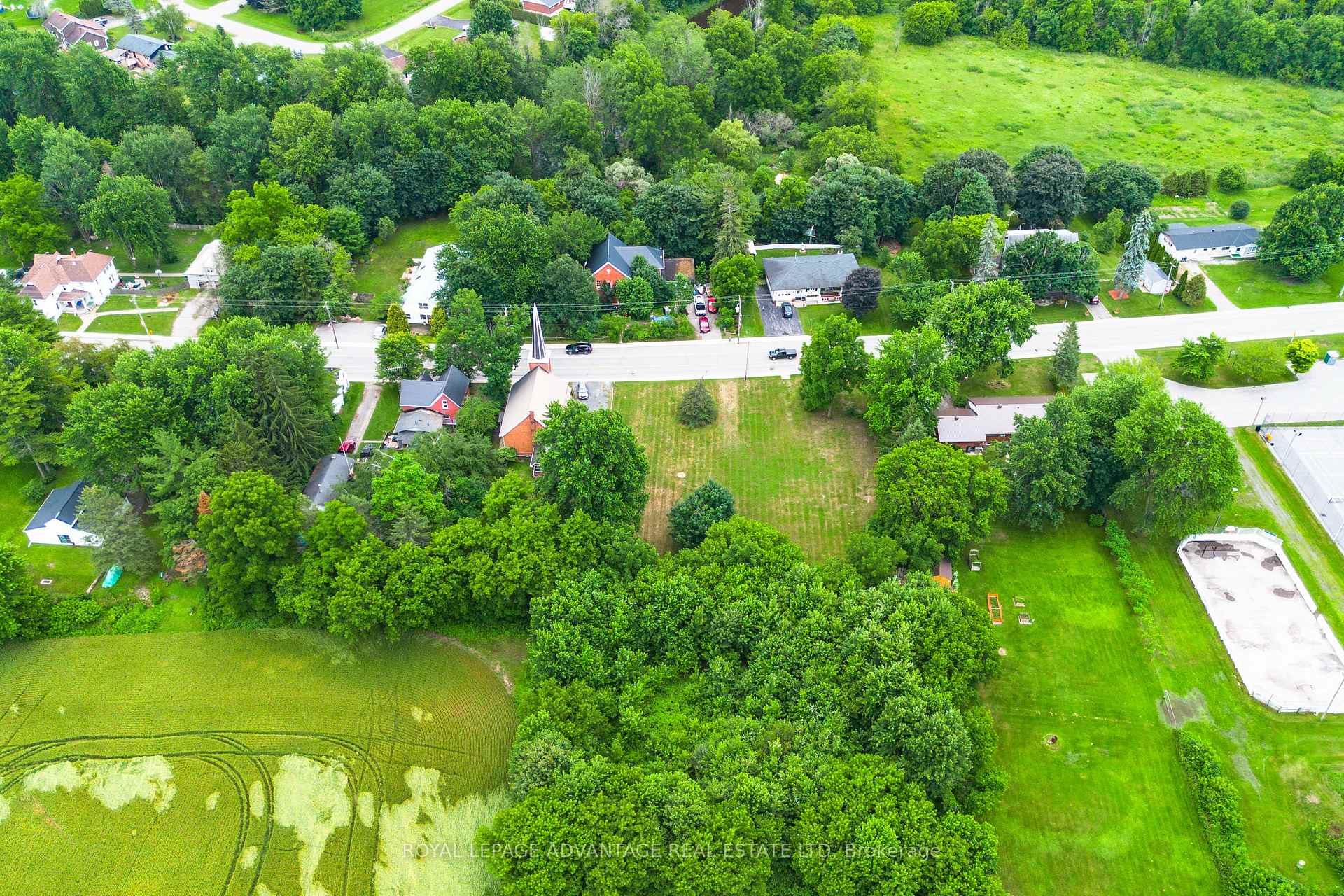 Photo 5 of 10561 Main Street, North Dundas, North Dundas (Mountain) Twp — HOMEH