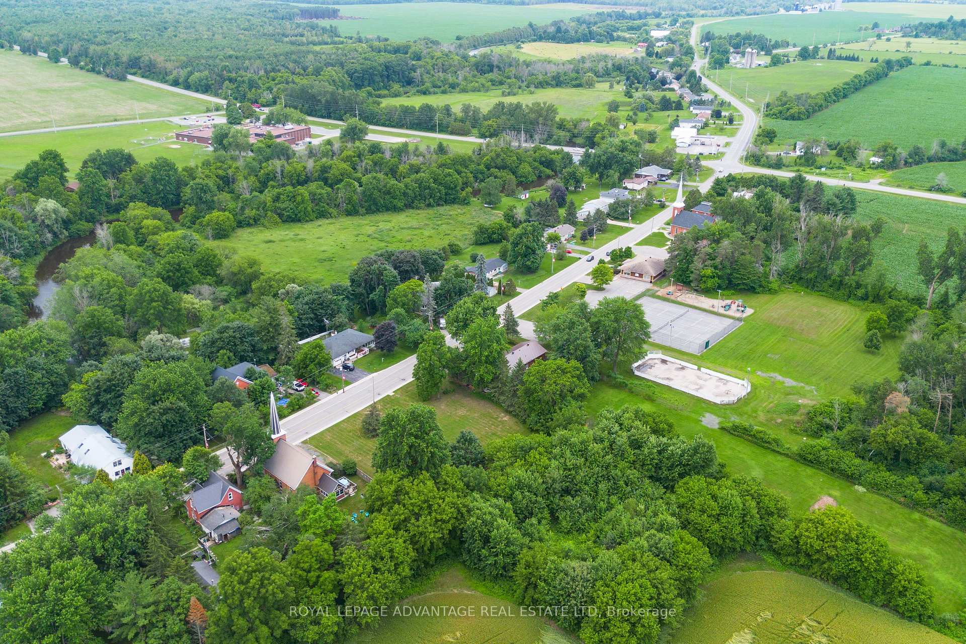Photo 6 of 10561 Main Street, North Dundas, North Dundas (Mountain) Twp — HOMEH