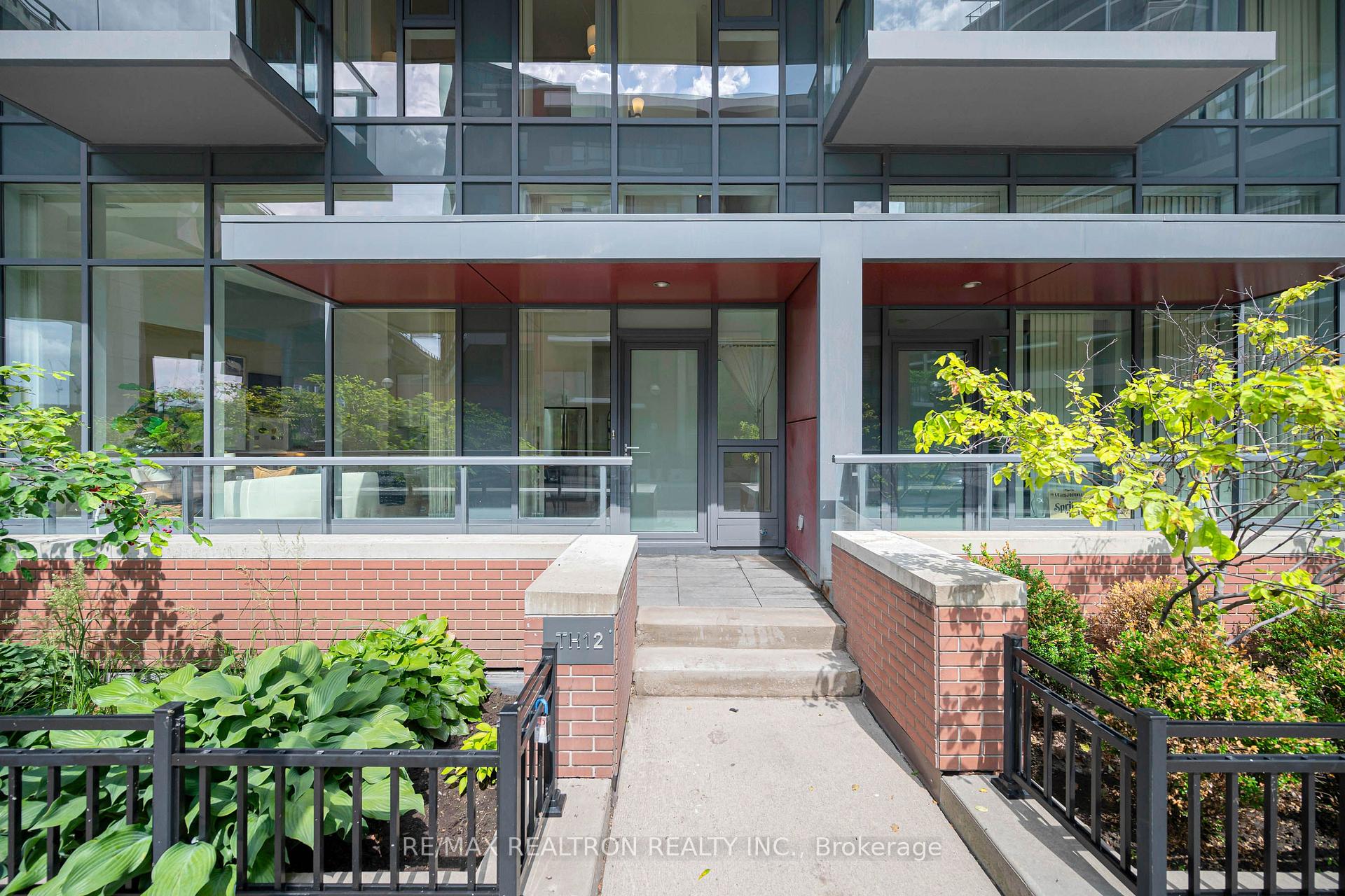 Photo 3 of Unit TH12, 20 Bruyeres Mews, Toronto, Waterfront Communities — HOMEH