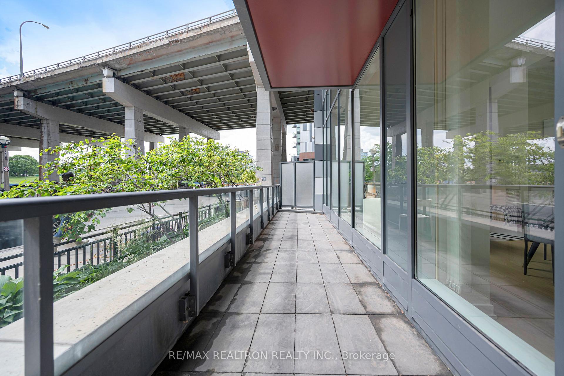 Photo 4 of Unit TH12, 20 Bruyeres Mews, Toronto, Waterfront Communities — HOMEH