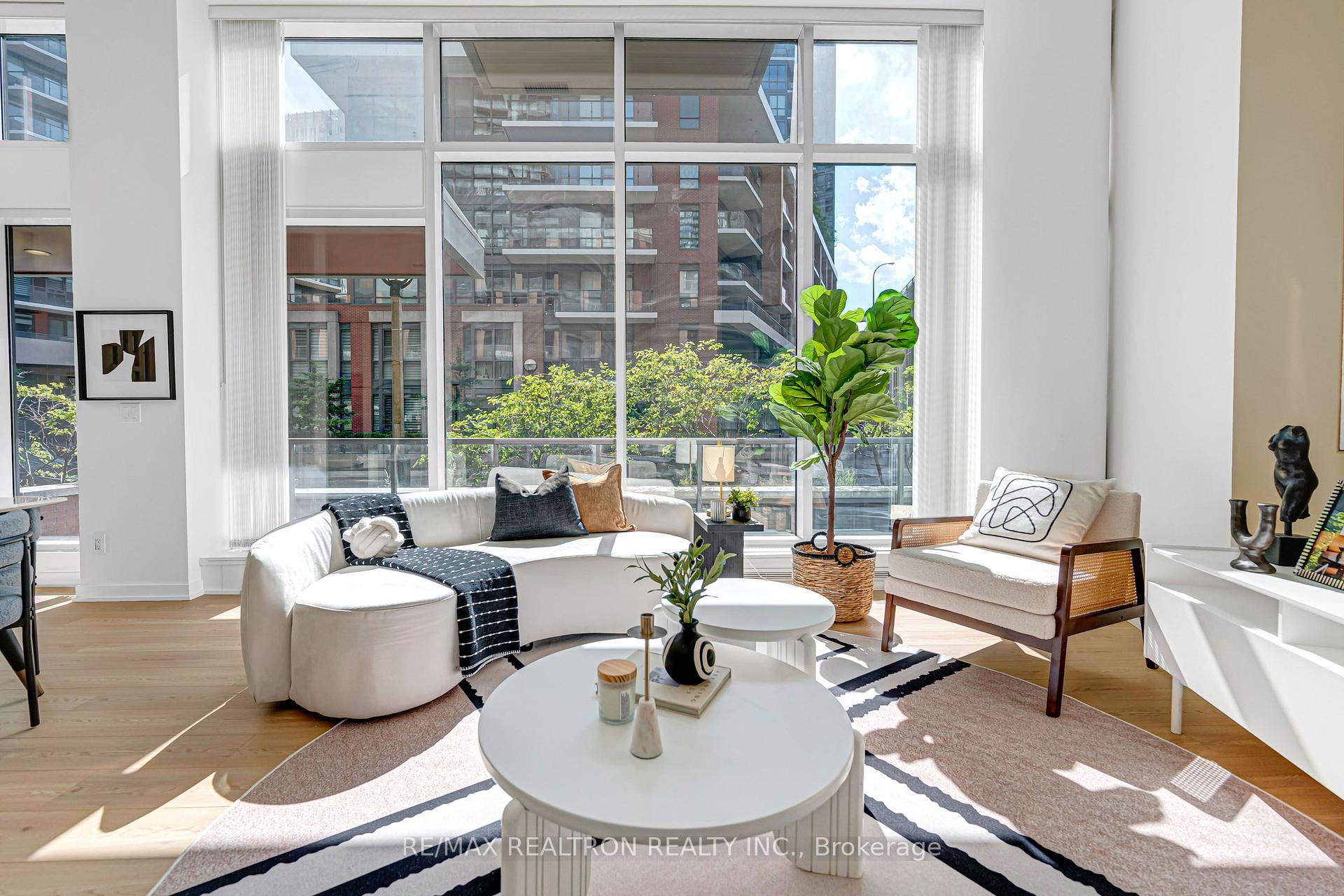 Photo 7 of Unit TH12, 20 Bruyeres Mews, Toronto, Waterfront Communities — HOMEH
