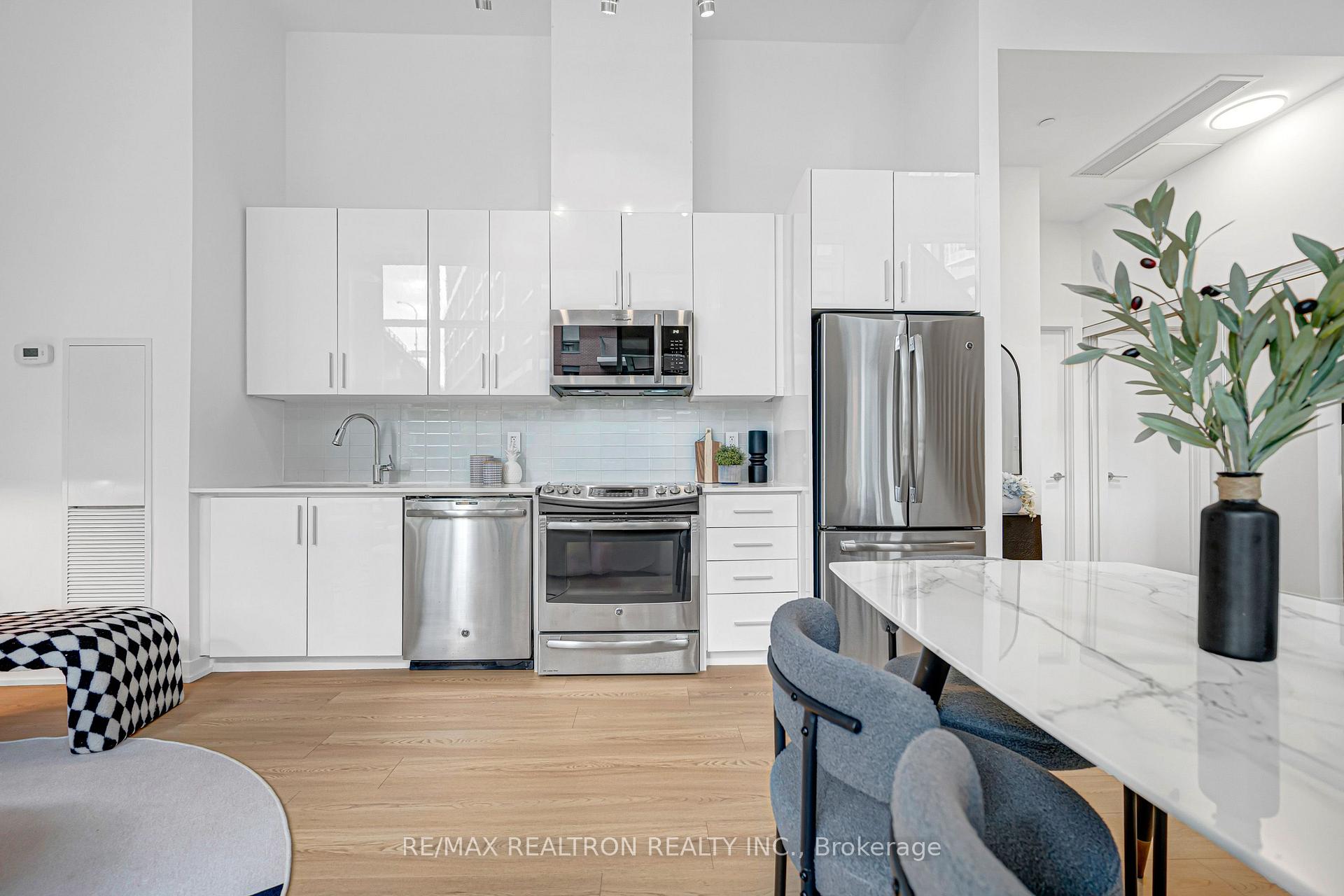 Photo 15 of Unit TH12, 20 Bruyeres Mews, Toronto, Waterfront Communities — HOMEH