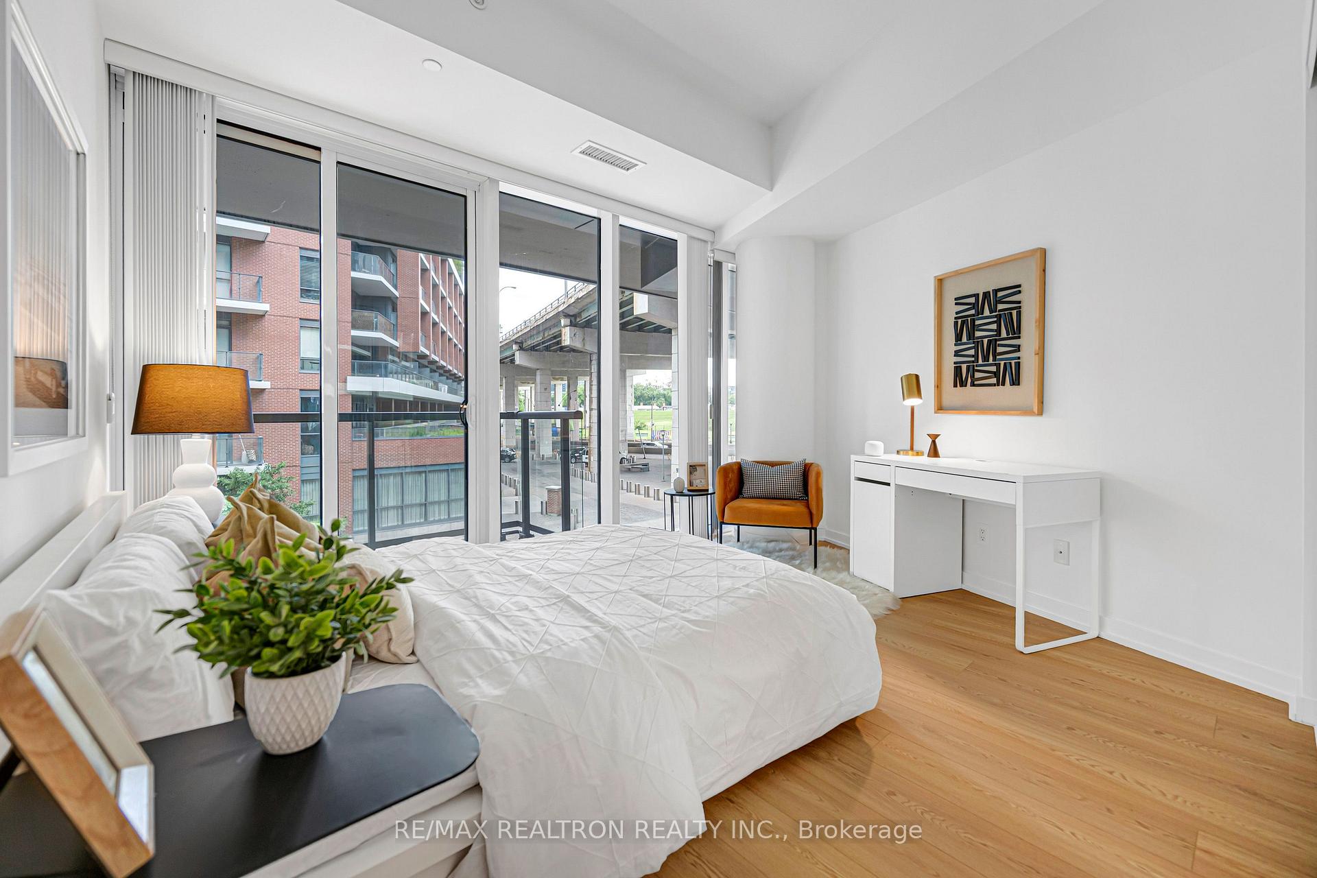 Photo 22 of Unit TH12, 20 Bruyeres Mews, Toronto, Waterfront Communities — HOMEH