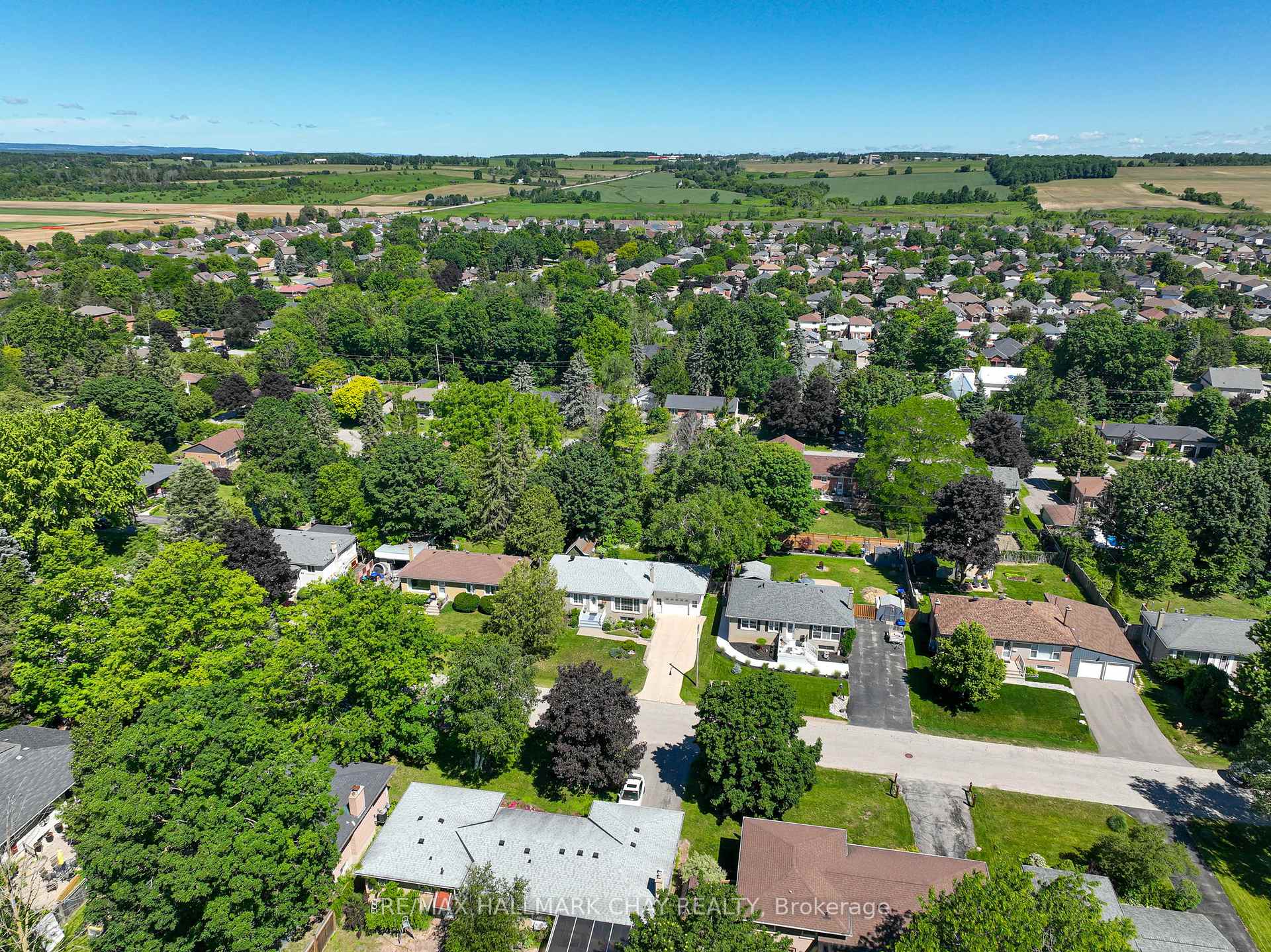 Photo 2 of 34 Elm Street, New Tecumseth, Alliston — HOMEH