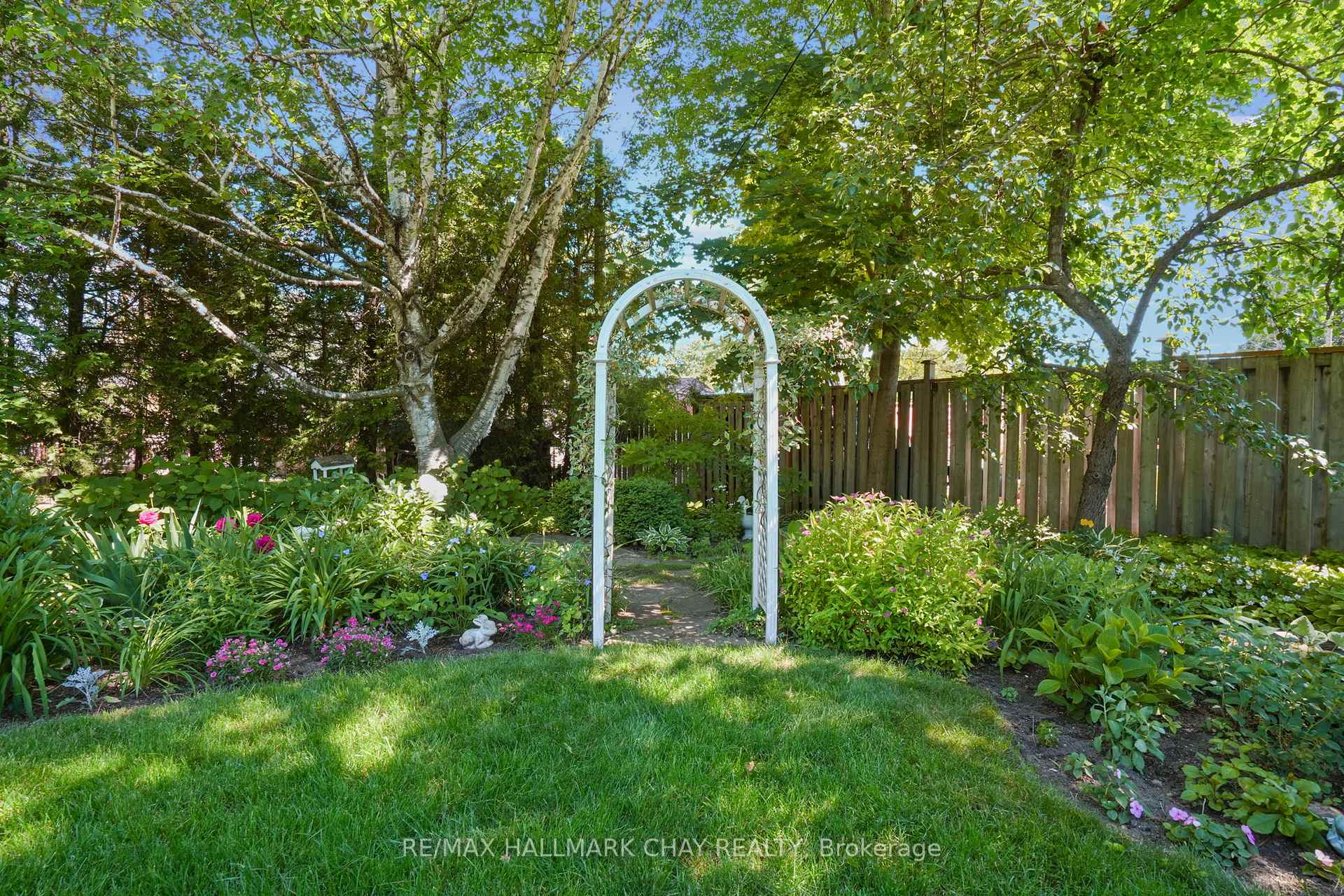Photo 33 of 34 Elm Street, New Tecumseth, Alliston — HOMEH