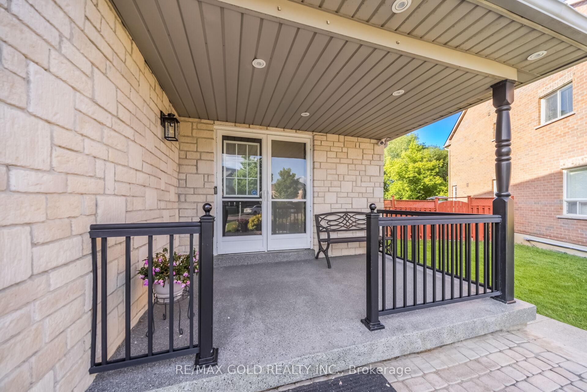 Photo 3 of 74 Avalanche Crescent, Brampton, Bram East — HOMEH