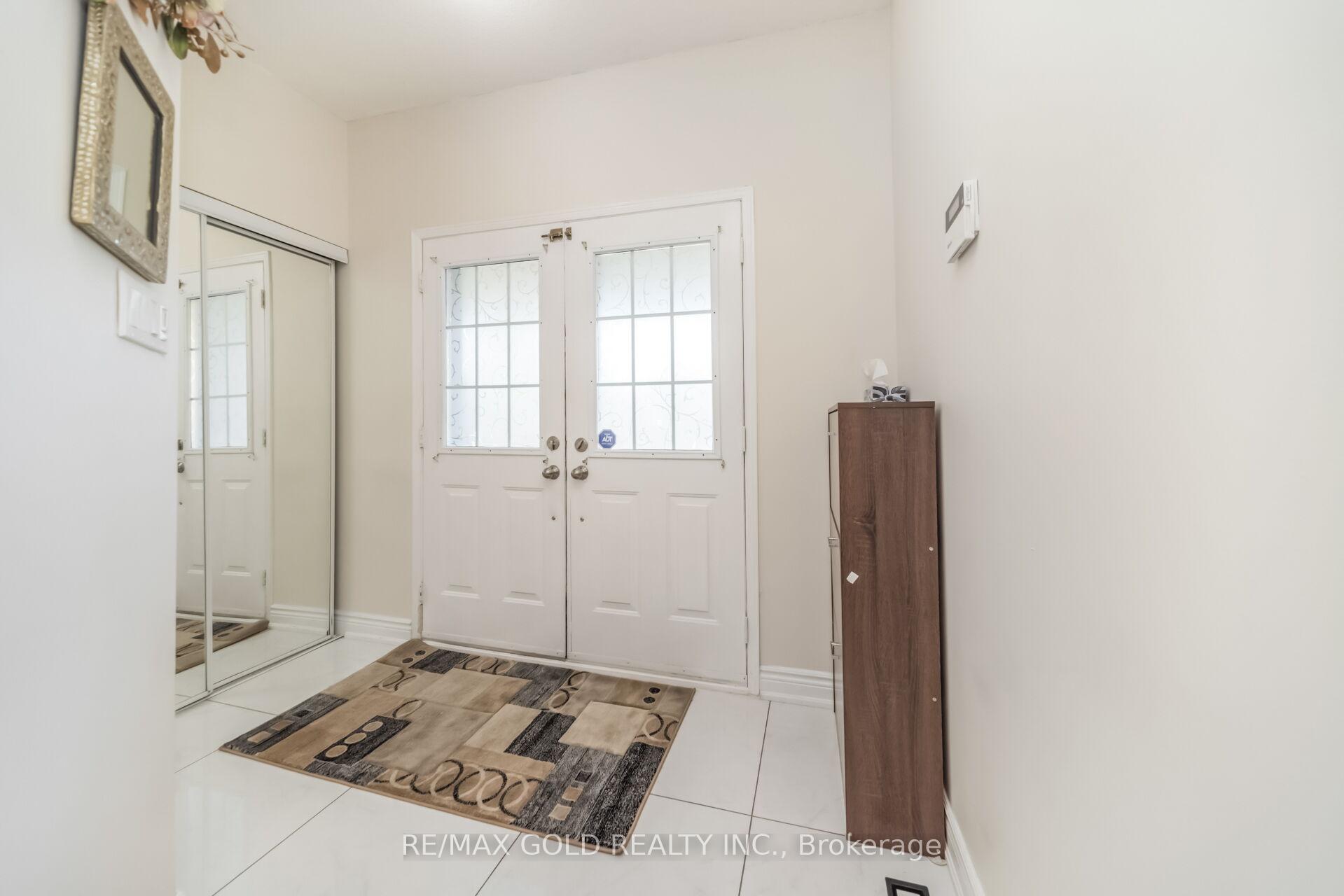 Photo 4 of 74 Avalanche Crescent, Brampton, Bram East — HOMEH
