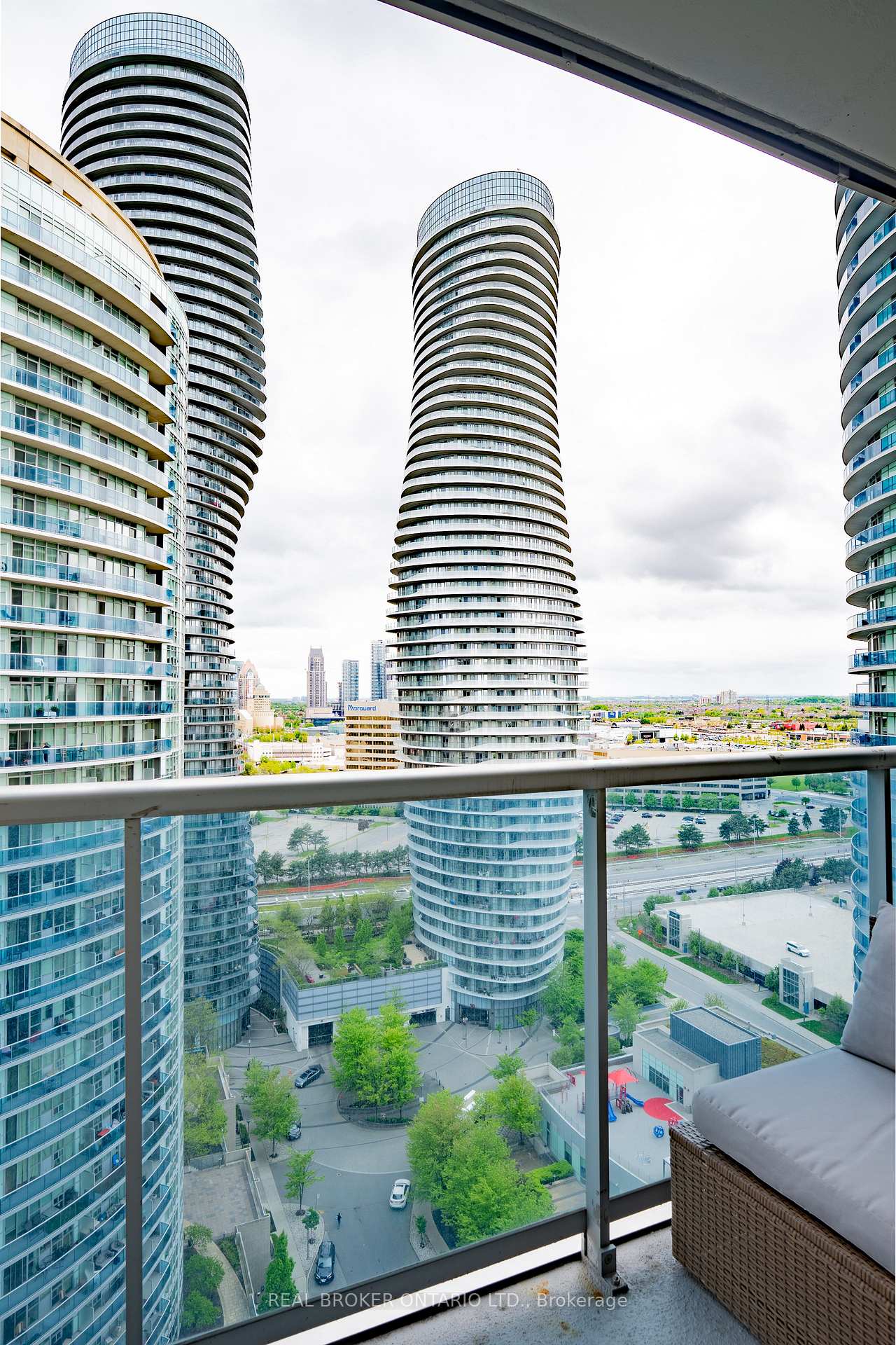 Photo 17 of Unit 2107, 90 Absolute Avenue, Mississauga, City Centre — HOMEH