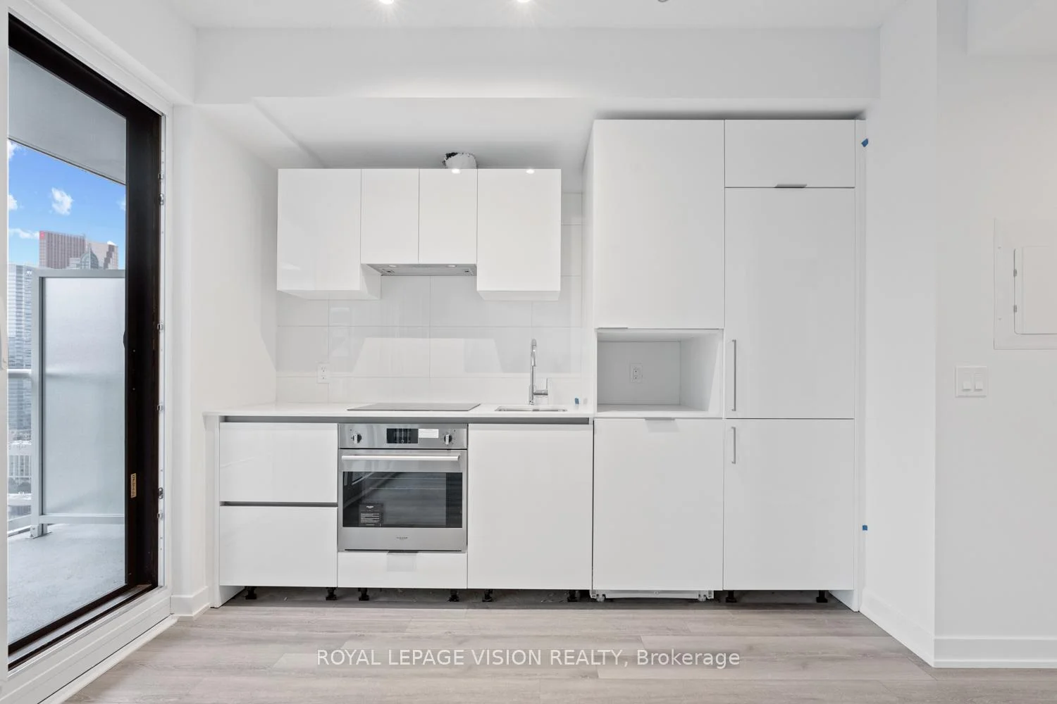 Photo 3 of Unit 3113, 230 Simcoe Street, Toronto, Kensington-Chinatown — HOMEH