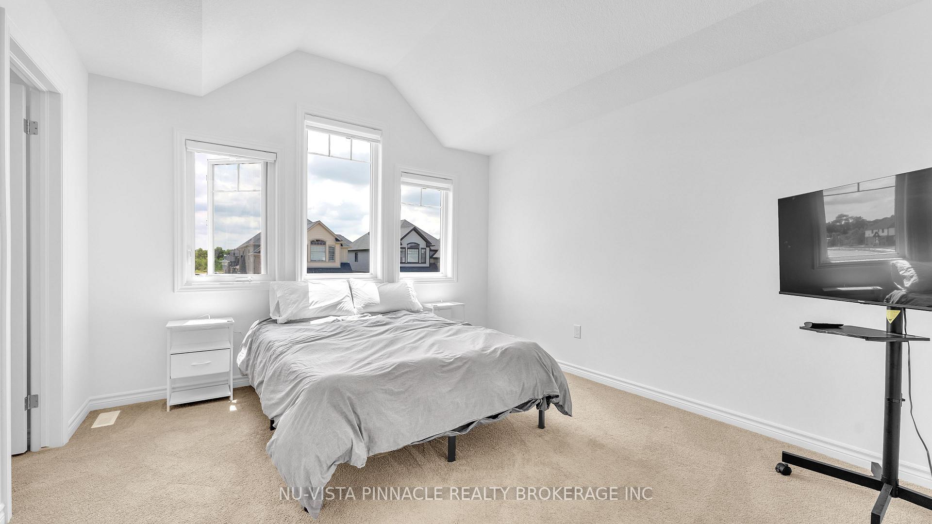 Photo 24 of 1236 Emma Chase, London, North I — HOMEH