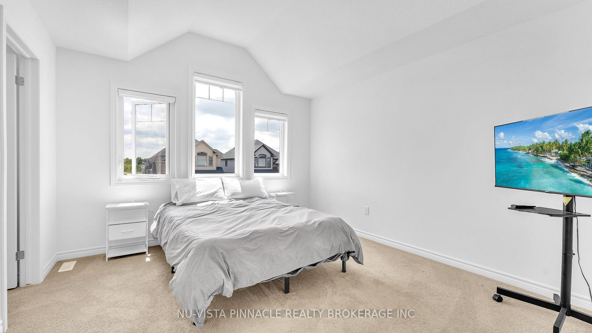 Photo 25 of 1236 Emma Chase, London, North I — HOMEH