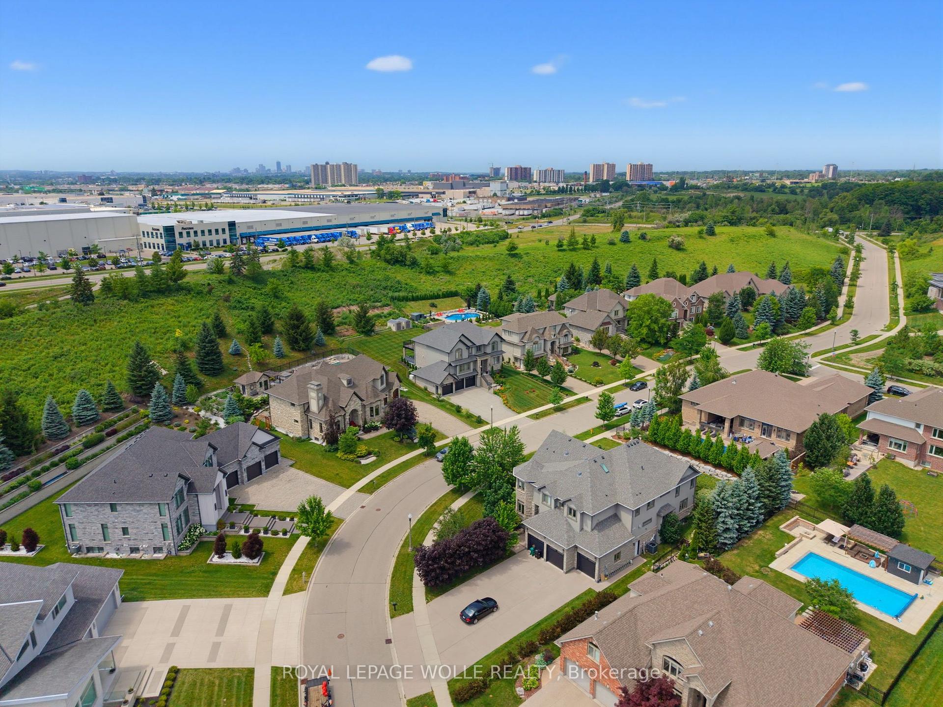 Photo 2 of 38 River Valley Drive, Kitchener, Hidden Valley — HOMEH