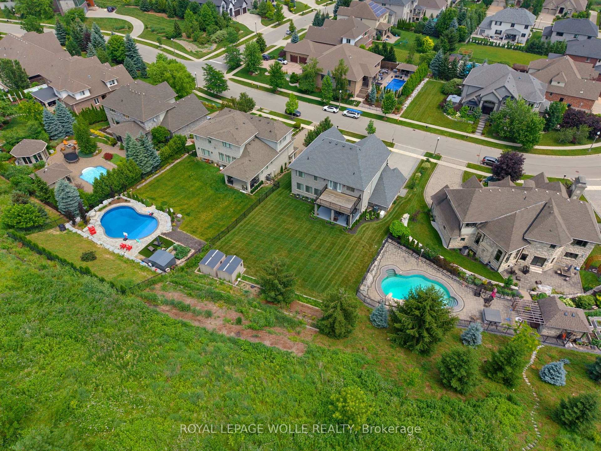 Photo 5 of 38 River Valley Drive, Kitchener, Hidden Valley — HOMEH