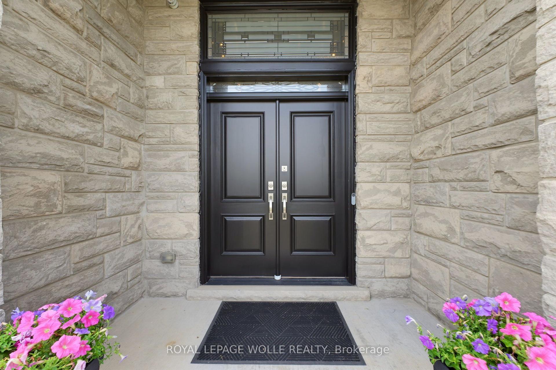Photo 11 of 38 River Valley Drive, Kitchener, Hidden Valley — HOMEH
