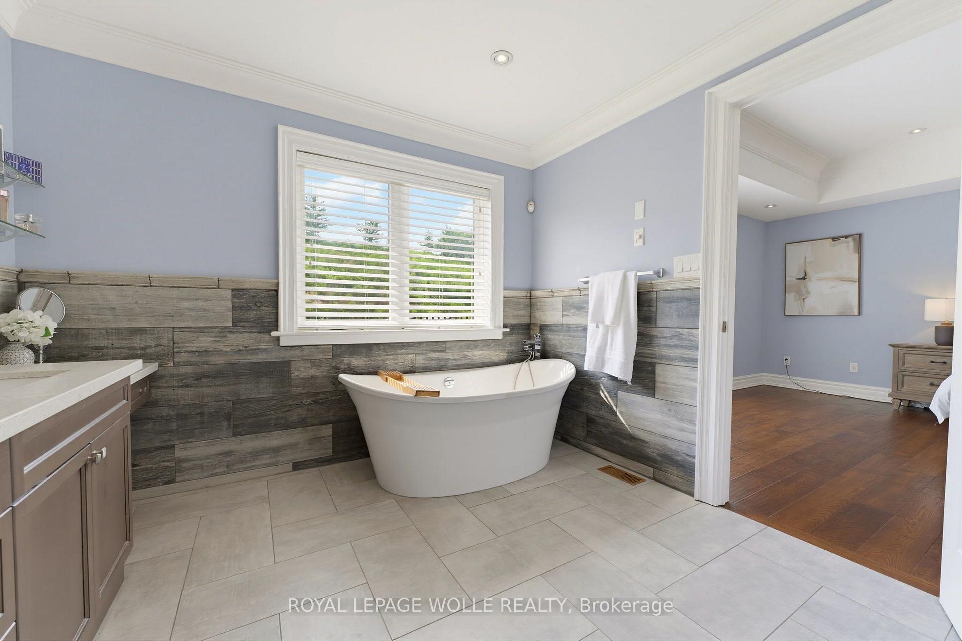 Photo 30 of 38 River Valley Drive, Kitchener, Hidden Valley — HOMEH