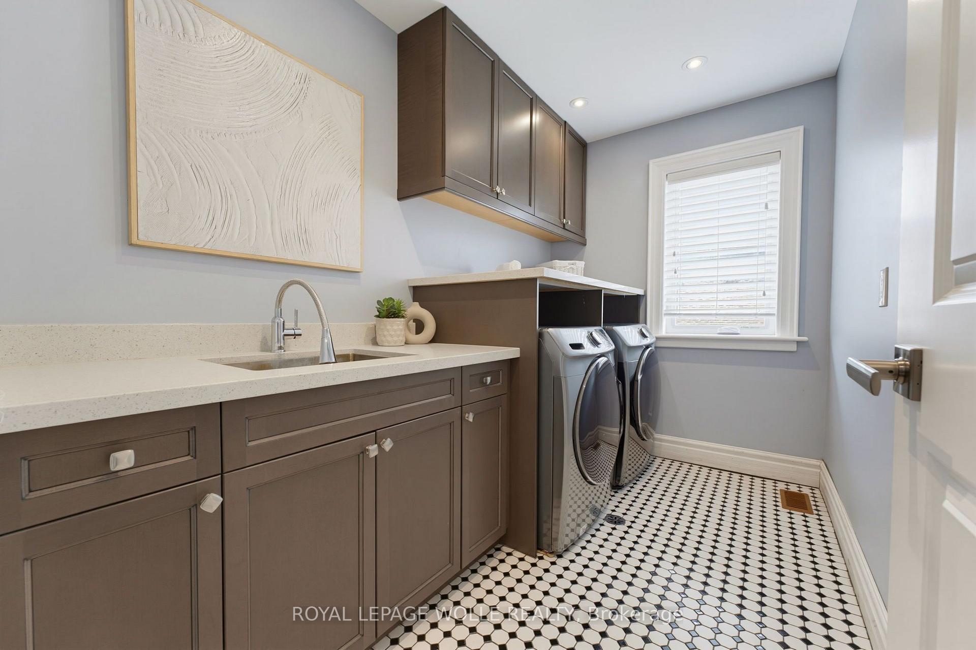Photo 37 of 38 River Valley Drive, Kitchener, Hidden Valley — HOMEH