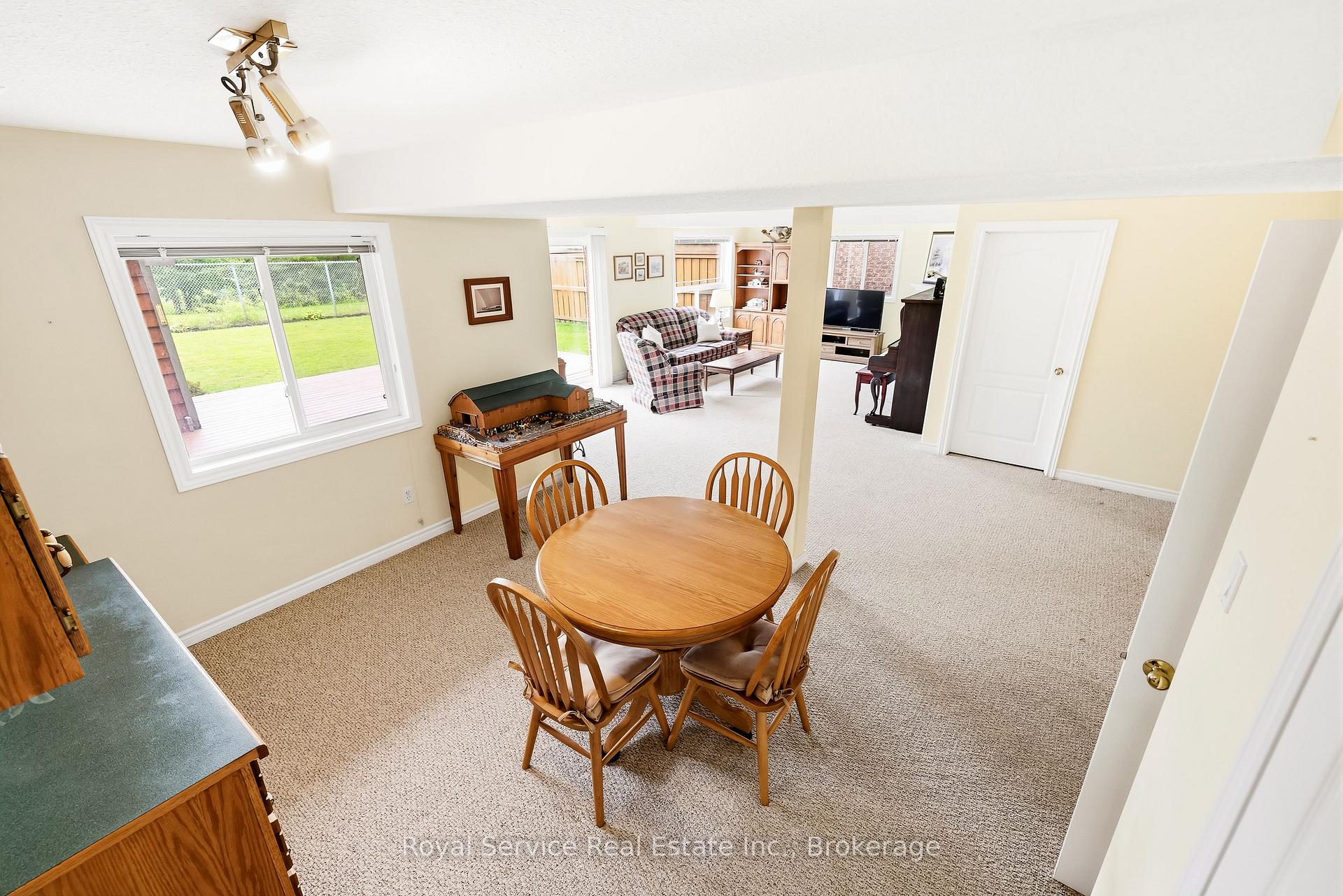 Photo 24 of 179 Fenning Drive, Clarington, Courtice — HOMEH