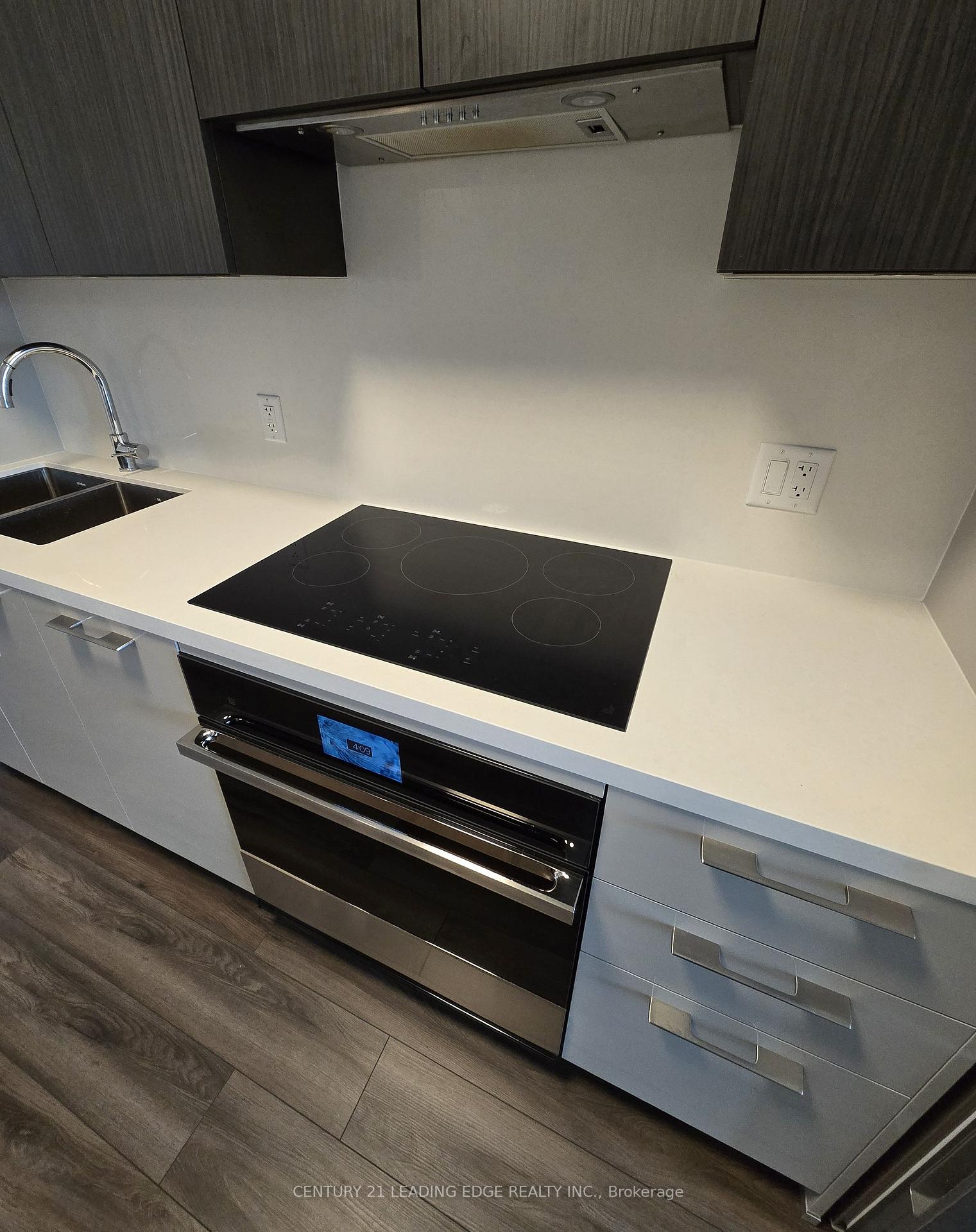 Photo 5 of Unit 1101, 8 Water Walk Drive, Markham, Unionville — HOMEH