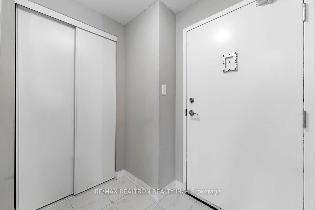 Photo 2 of Unit 603, 300 Essa Road, Barrie, 400 West — HOMEH