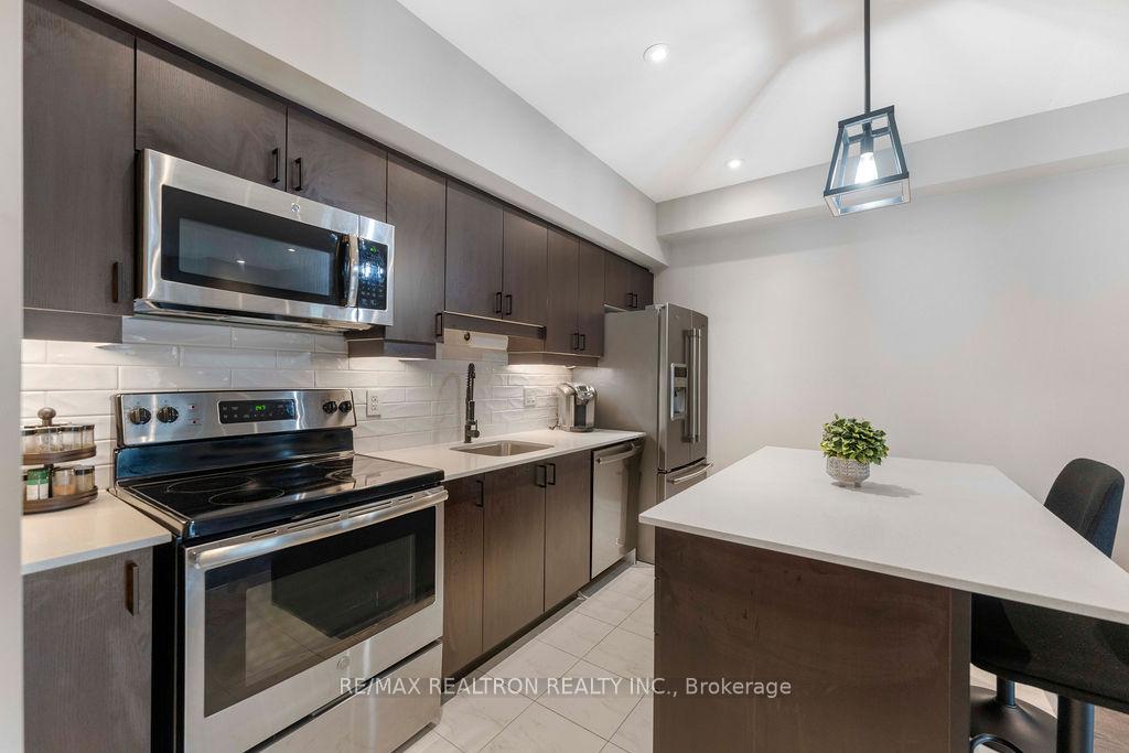 Photo 4 of Unit 603, 300 Essa Road, Barrie, 400 West — HOMEH