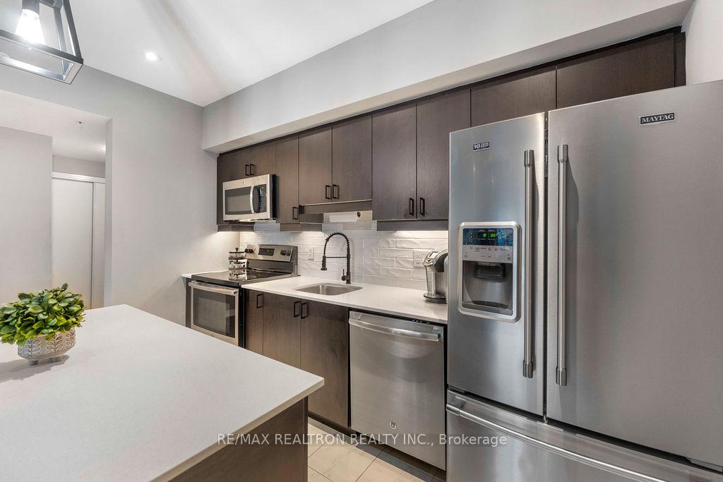 Photo 6 of Unit 603, 300 Essa Road, Barrie, 400 West — HOMEH