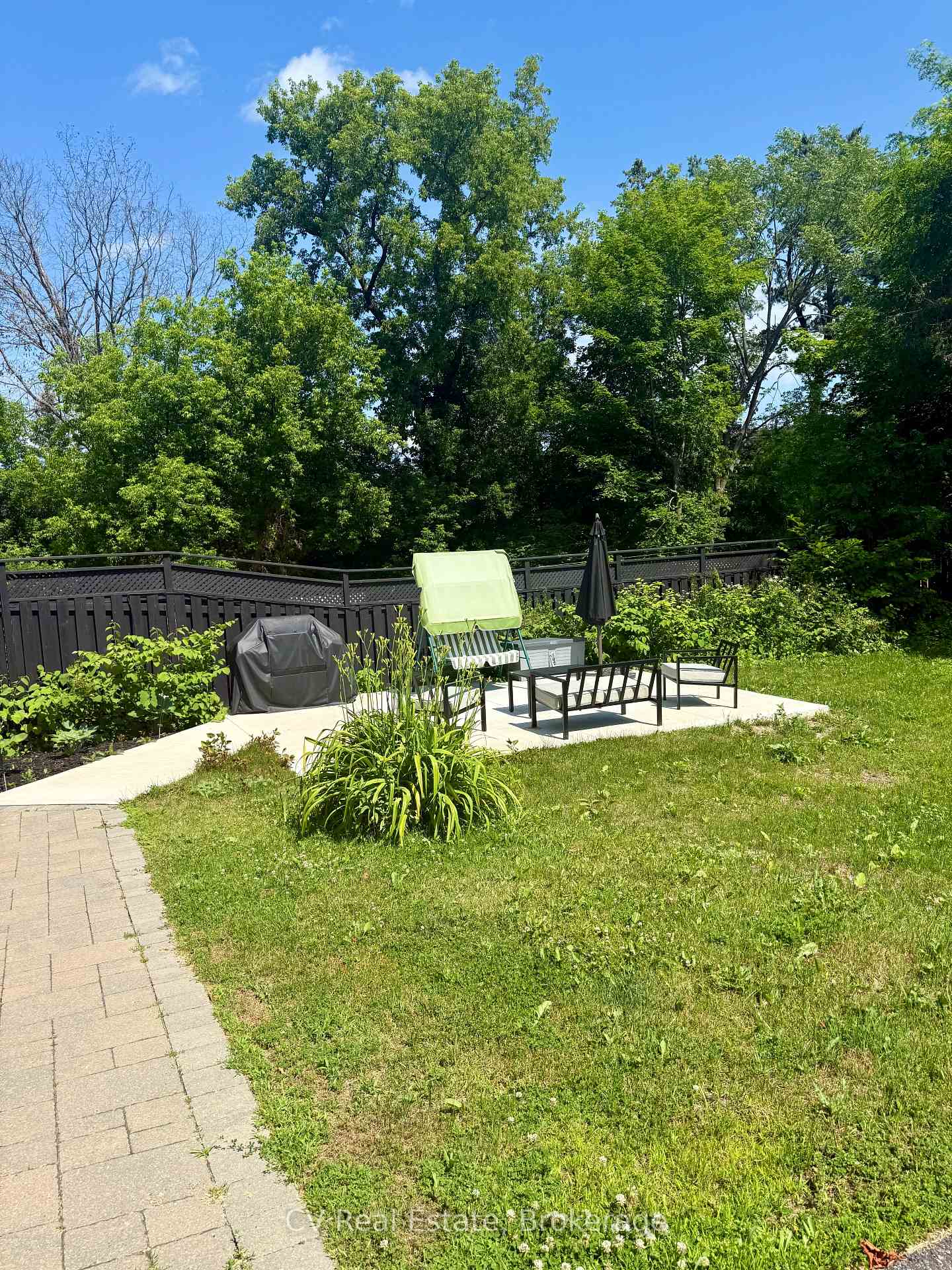 Photo 3 of Unit 155, 2 Mahaffy Court, Bracebridge — HOMEH