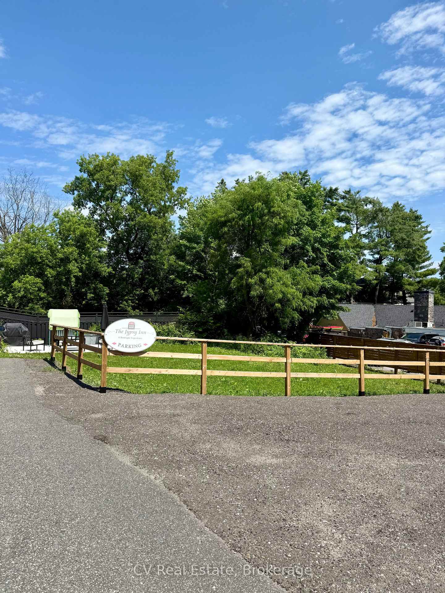 Photo 4 of Unit 155, 2 Mahaffy Court, Bracebridge — HOMEH