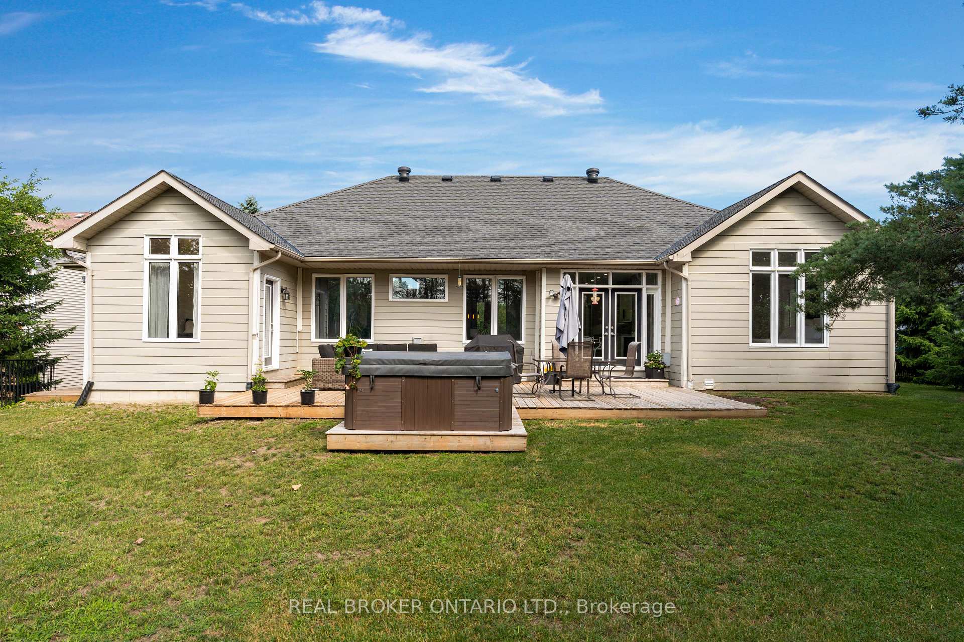 Photo 23 of 97 Highland Drive, Oro-Medonte, Horseshoe Valley — HOMEH
