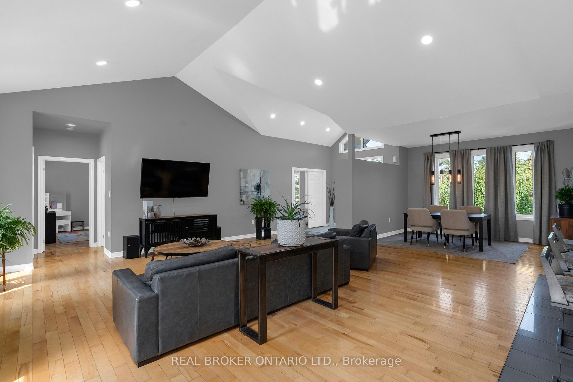 Photo 26 of 97 Highland Drive, Oro-Medonte, Horseshoe Valley — HOMEH