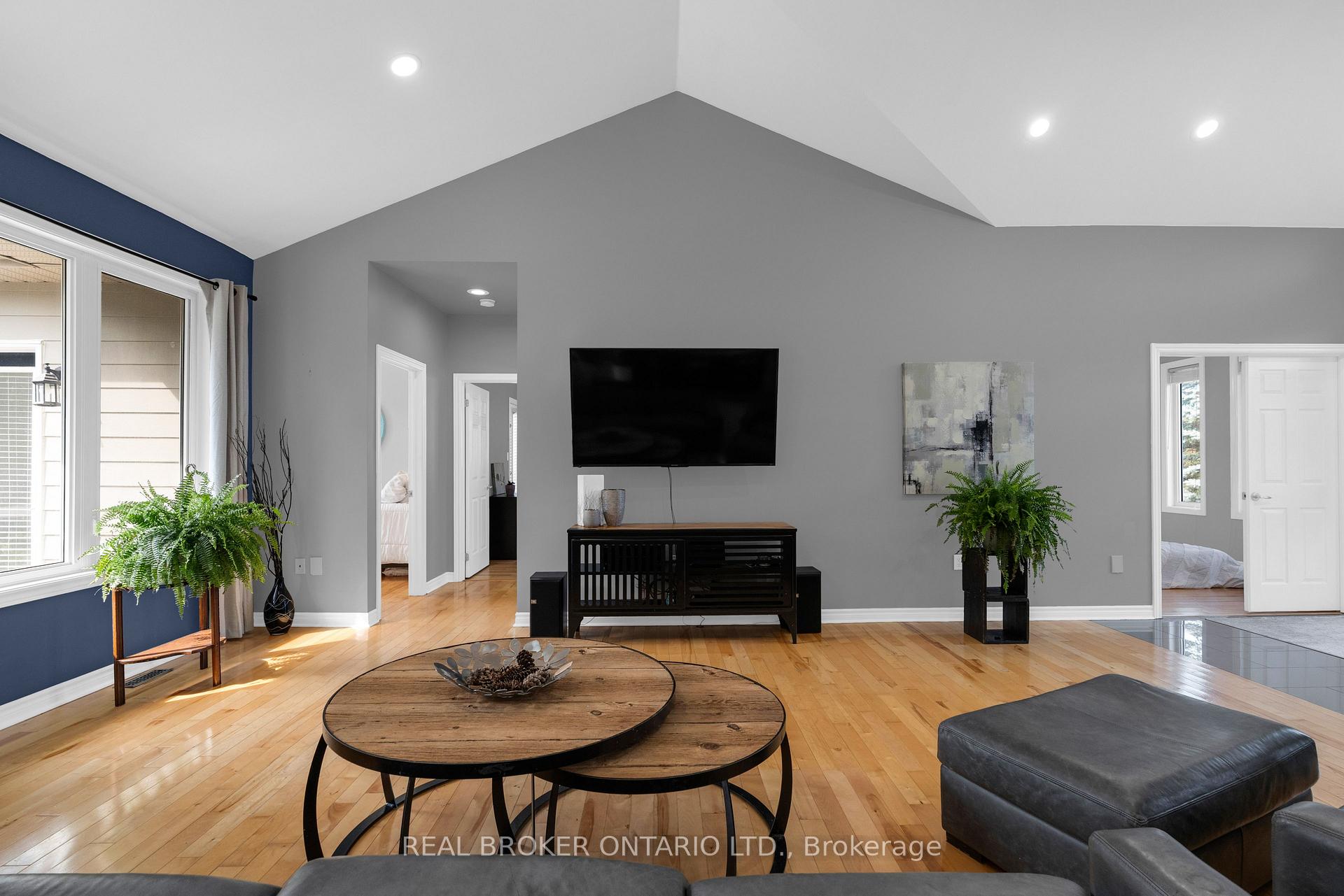 Photo 49 of 97 Highland Drive, Oro-Medonte, Horseshoe Valley — HOMEH