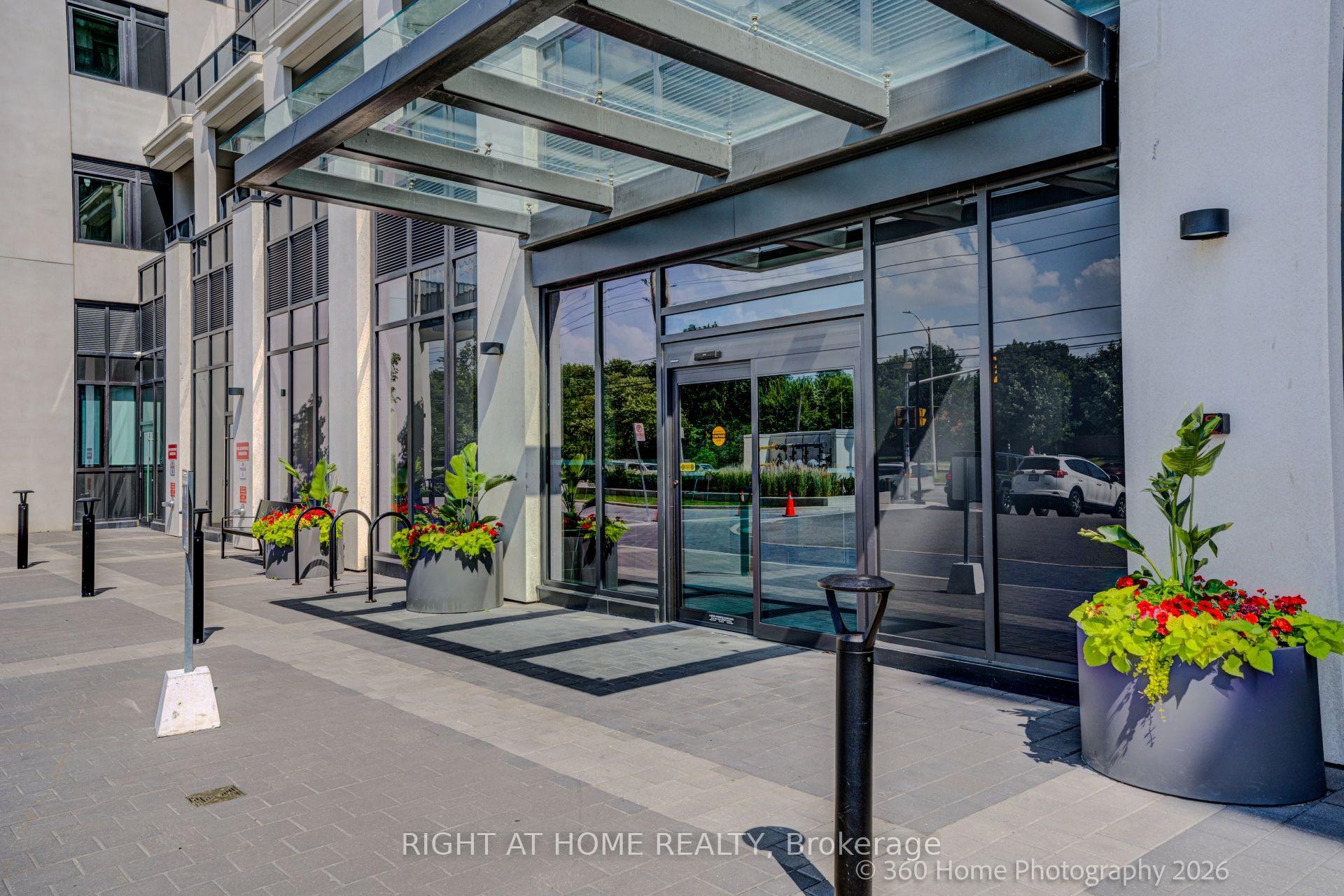 Photo of Unit 505, 202 Burnhamthorpe Road E