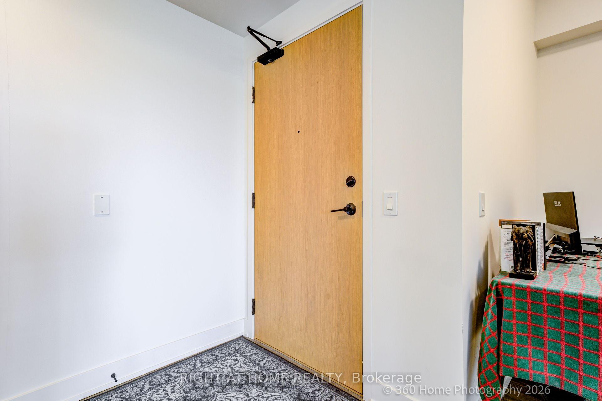 Photo 5 of Unit 505, 202 Burnhamthorpe Road E, Mississauga, Mississauga Valleys — HOMEH