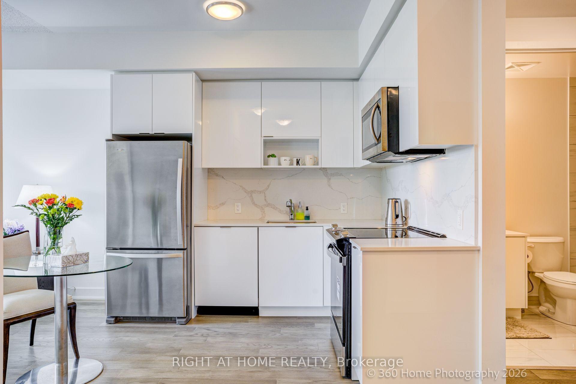 Photo 11 of Unit 505, 202 Burnhamthorpe Road E, Mississauga, Mississauga Valleys — HOMEH