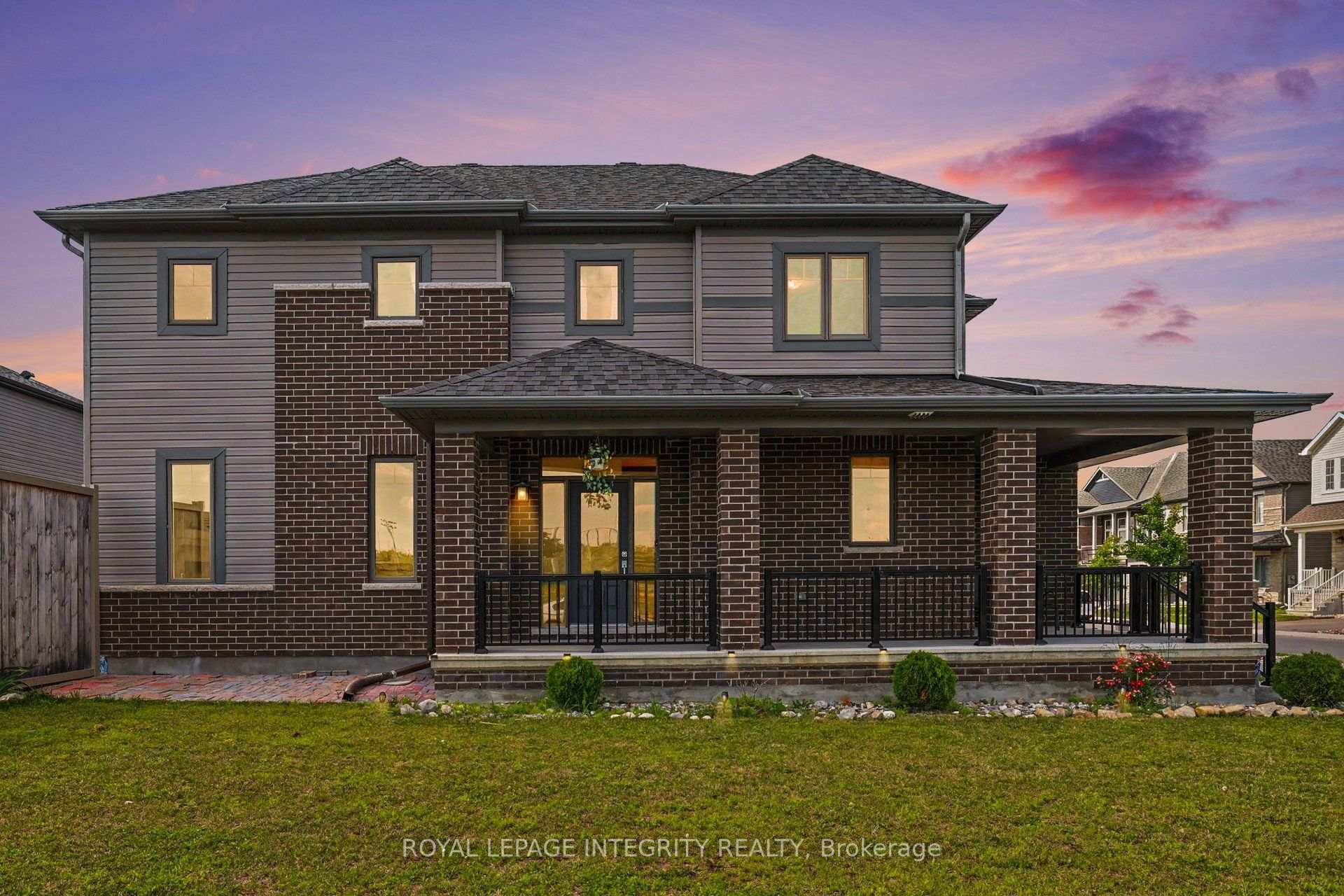 Photo 1 of 301 Cloyne Crescent, Ottawa, Barrhaven - Half Moon Bay — HOMEH