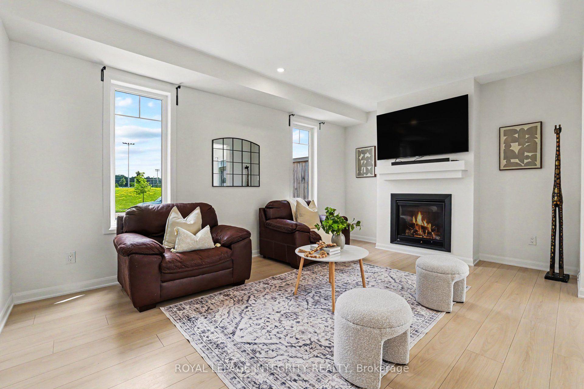 Photo 3 of 301 Cloyne Crescent, Ottawa, Barrhaven - Half Moon Bay — HOMEH