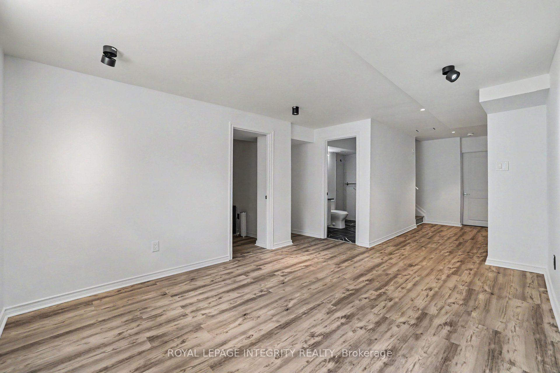 Photo 20 of 301 Cloyne Crescent, Ottawa, Barrhaven - Half Moon Bay — HOMEH