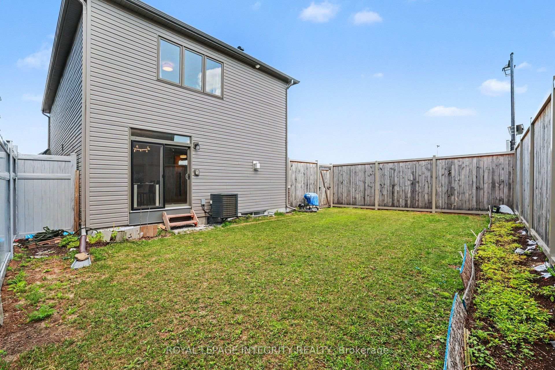 Photo 22 of 301 Cloyne Crescent, Ottawa, Barrhaven - Half Moon Bay — HOMEH