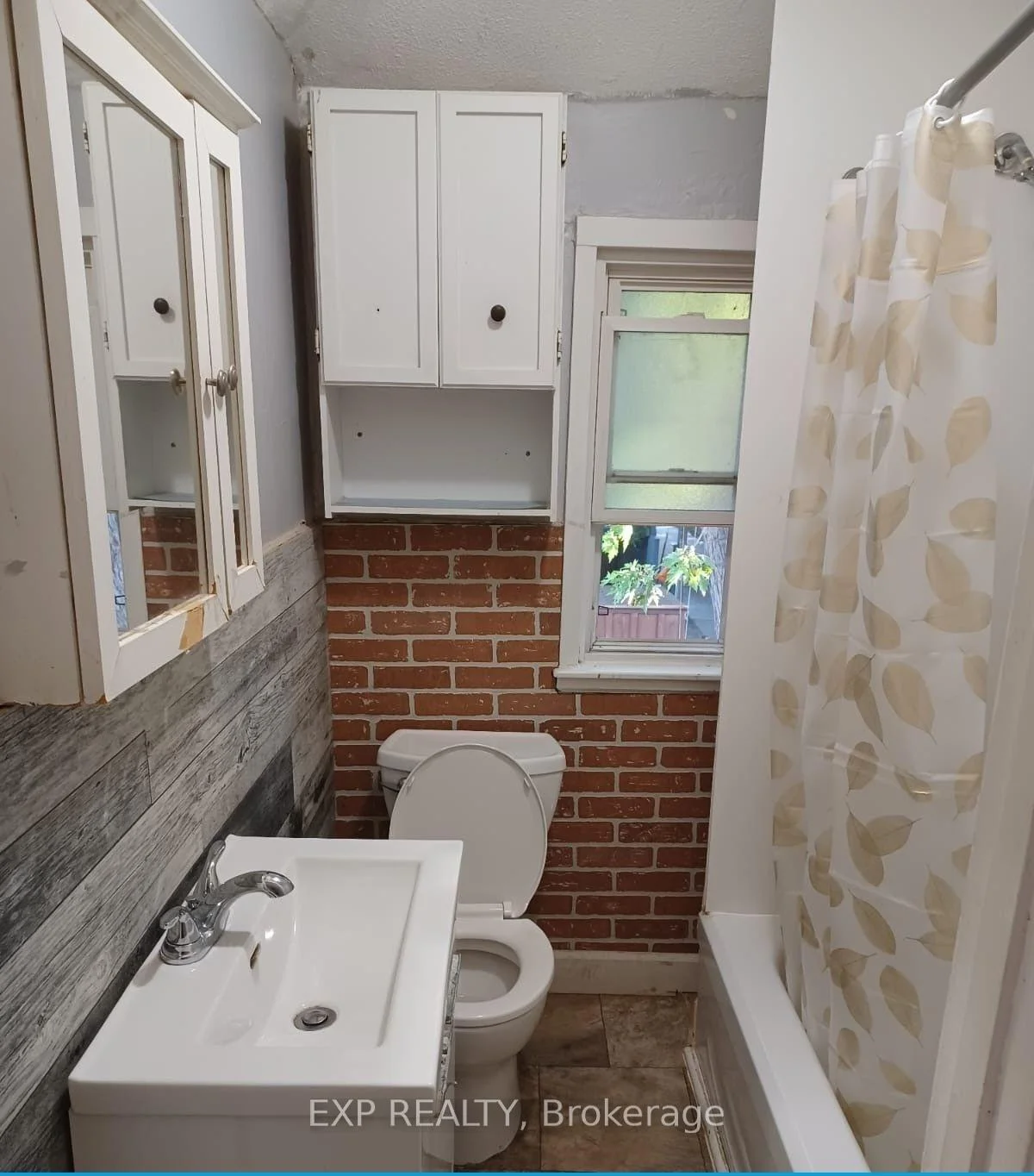 Photo 15 of 12 Mayflower Avenue, Hamilton, Crown Point — HOMEH