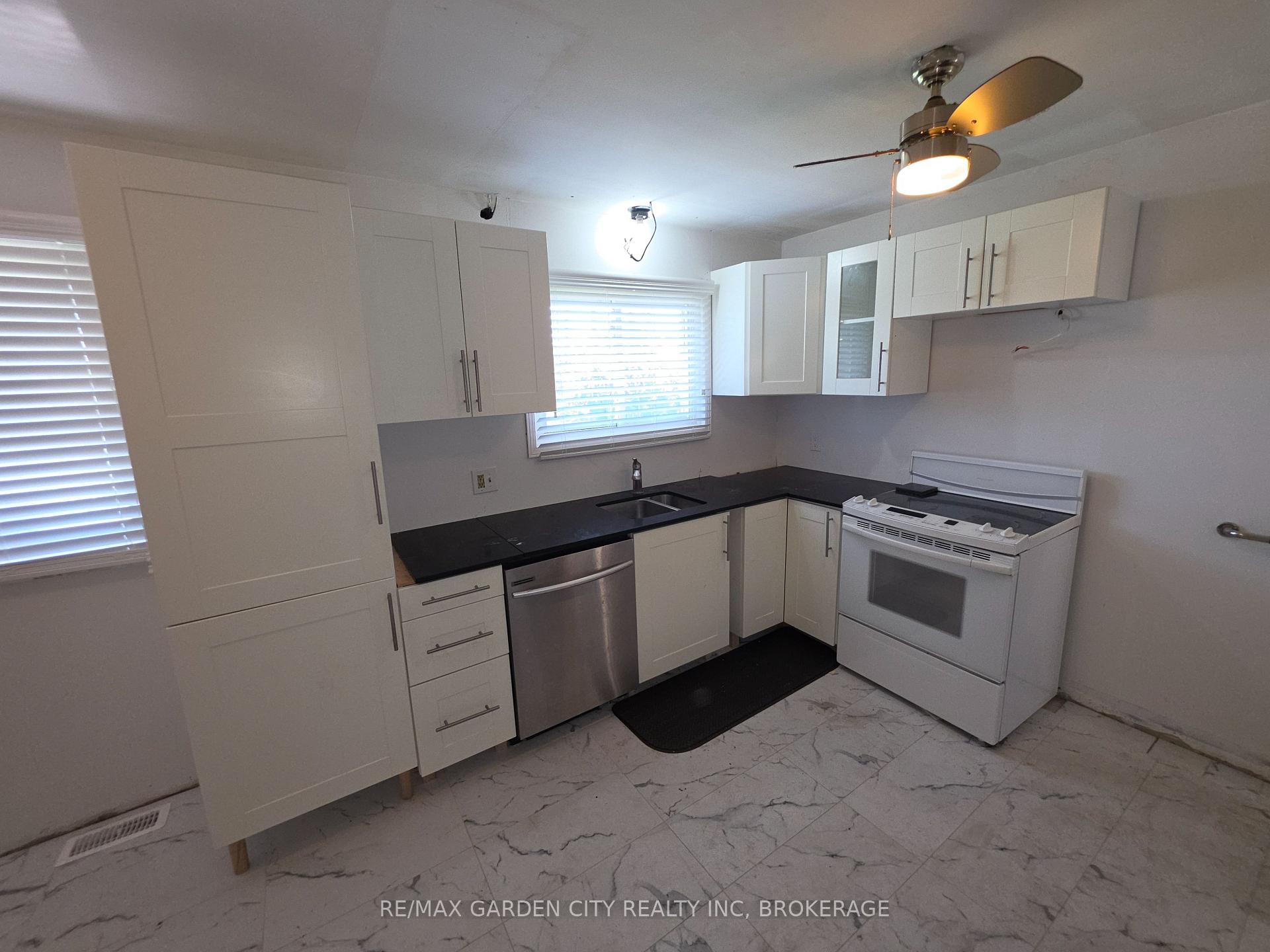 Photo 3 of 316 Davis Street, Thorold, Allanburg/Thorold South — HOMEH