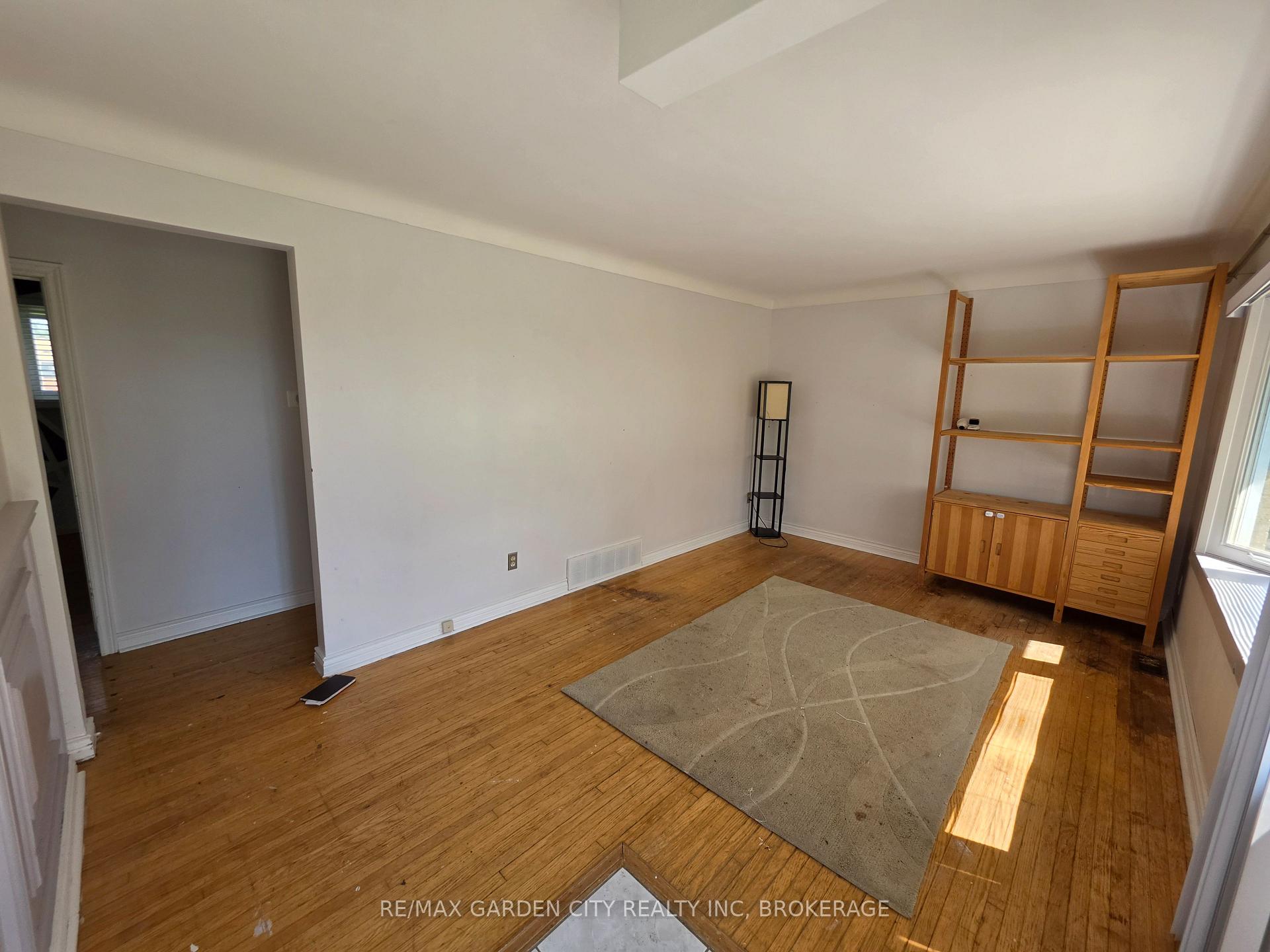 Photo 8 of 316 Davis Street, Thorold, Allanburg/Thorold South — HOMEH