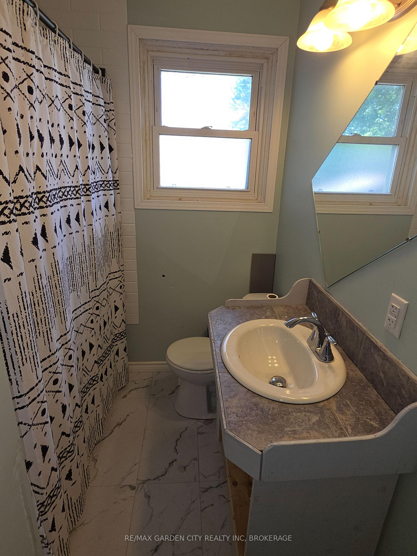 Photo 9 of 316 Davis Street, Thorold, Allanburg/Thorold South — HOMEH