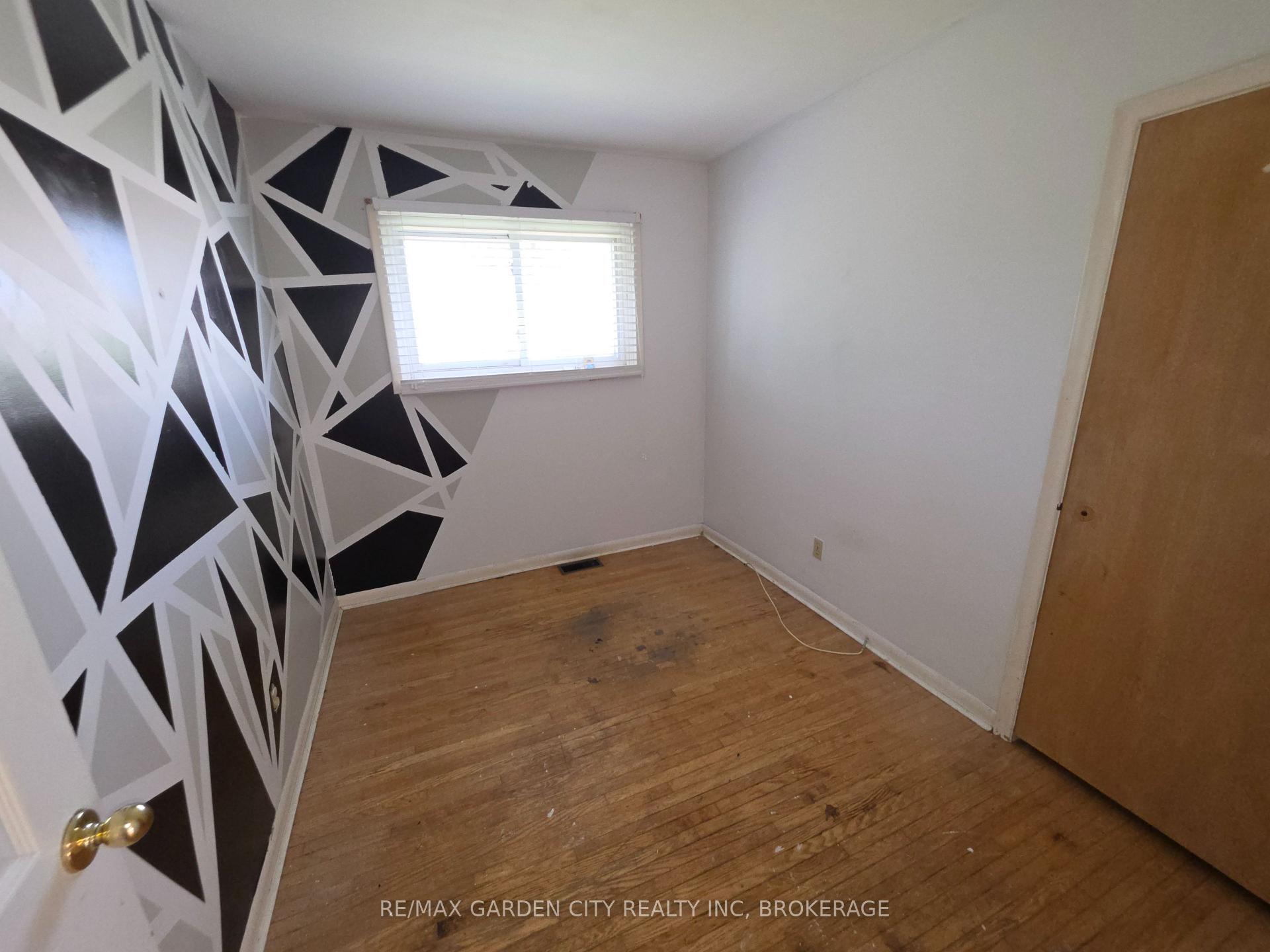 Photo 11 of 316 Davis Street, Thorold, Allanburg/Thorold South — HOMEH