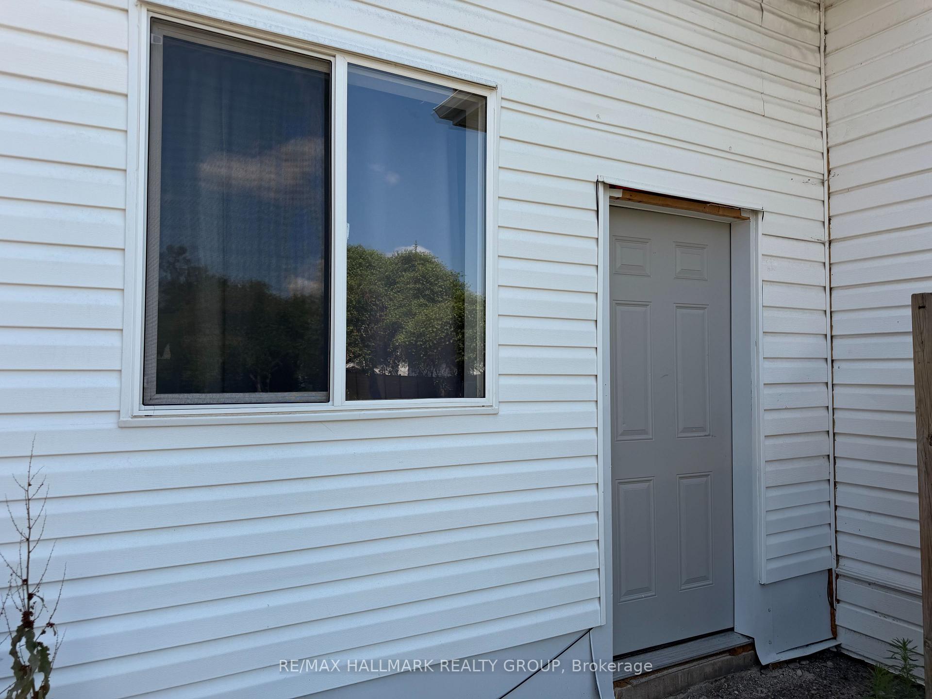 Photo 2 of 3755 Albion Road, Ottawa, Sawmill Creek/Timbermill — HOMEH