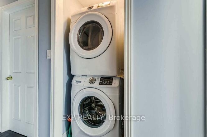 Photo 11 of 102 Rosslyn Avenue N, Hamilton, Crown Point — HOMEH
