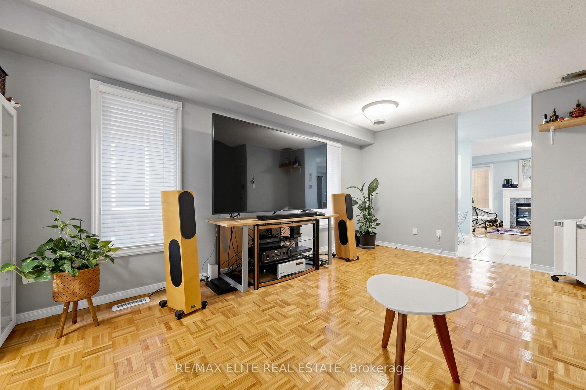 Photo 2 of 54 National Pine Drive, Vaughan, Vellore Village — HOMEH