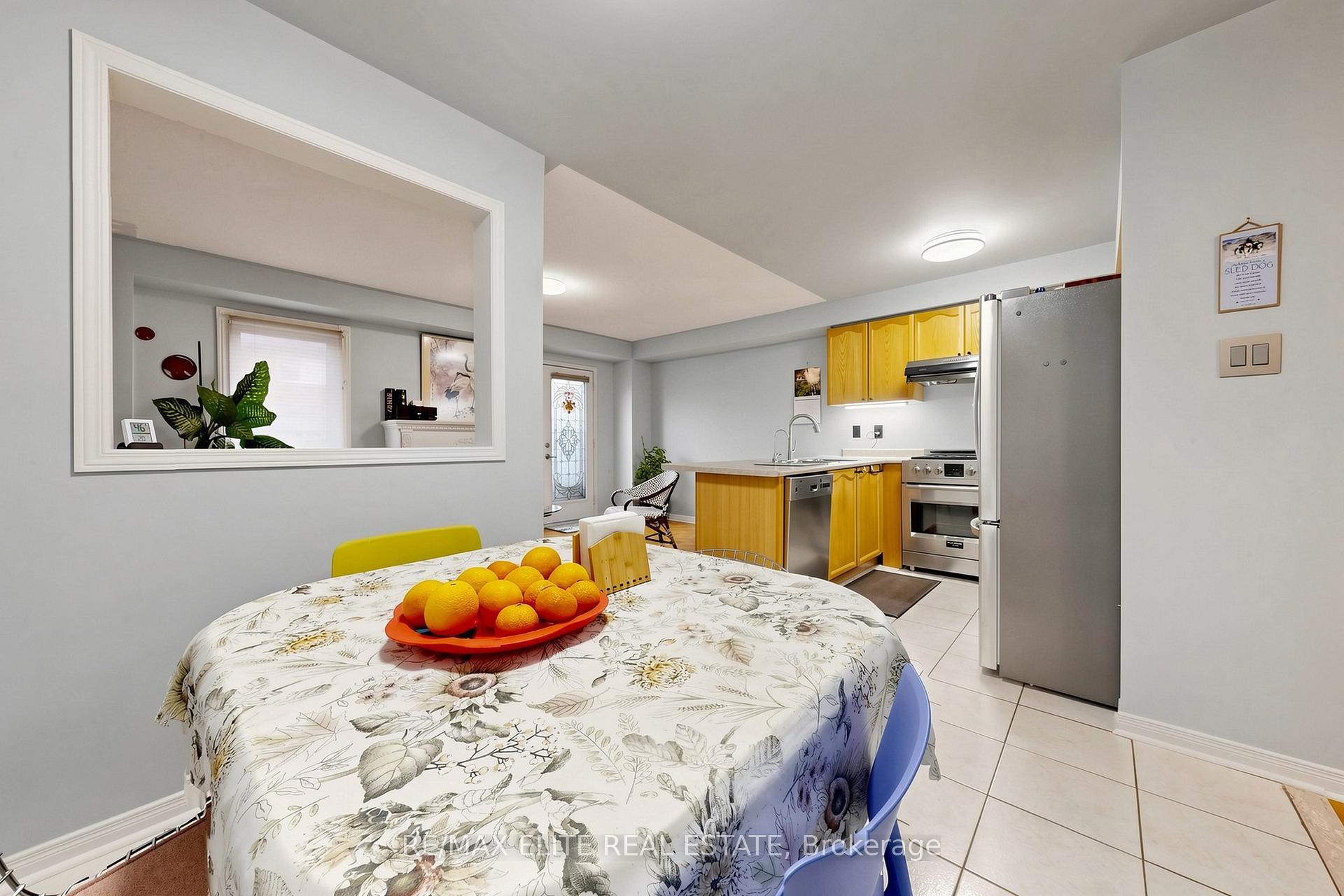 Photo 12 of 54 National Pine Drive, Vaughan, Vellore Village — HOMEH