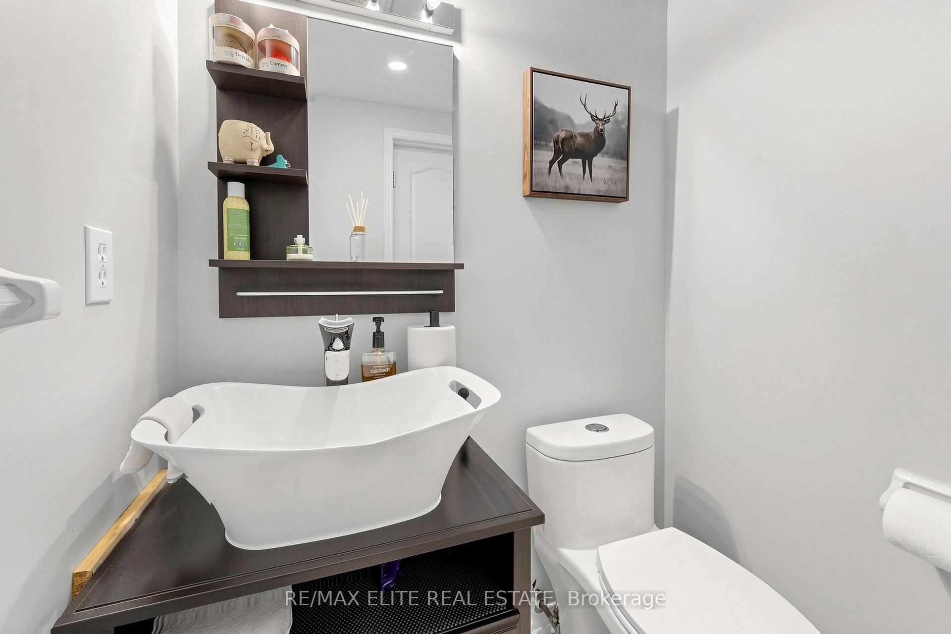 Photo 17 of 54 National Pine Drive, Vaughan, Vellore Village — HOMEH