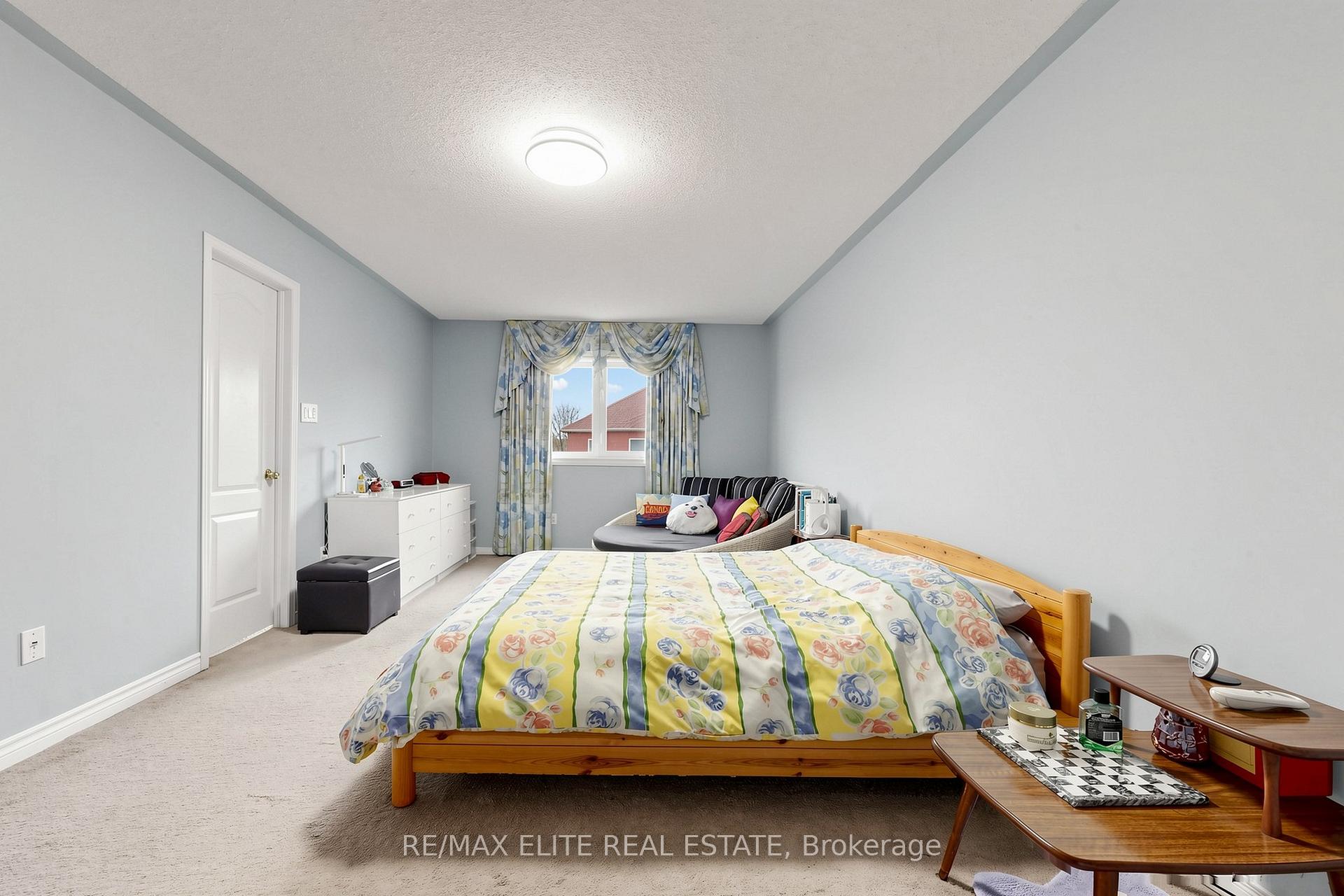 Photo 21 of 54 National Pine Drive, Vaughan, Vellore Village — HOMEH