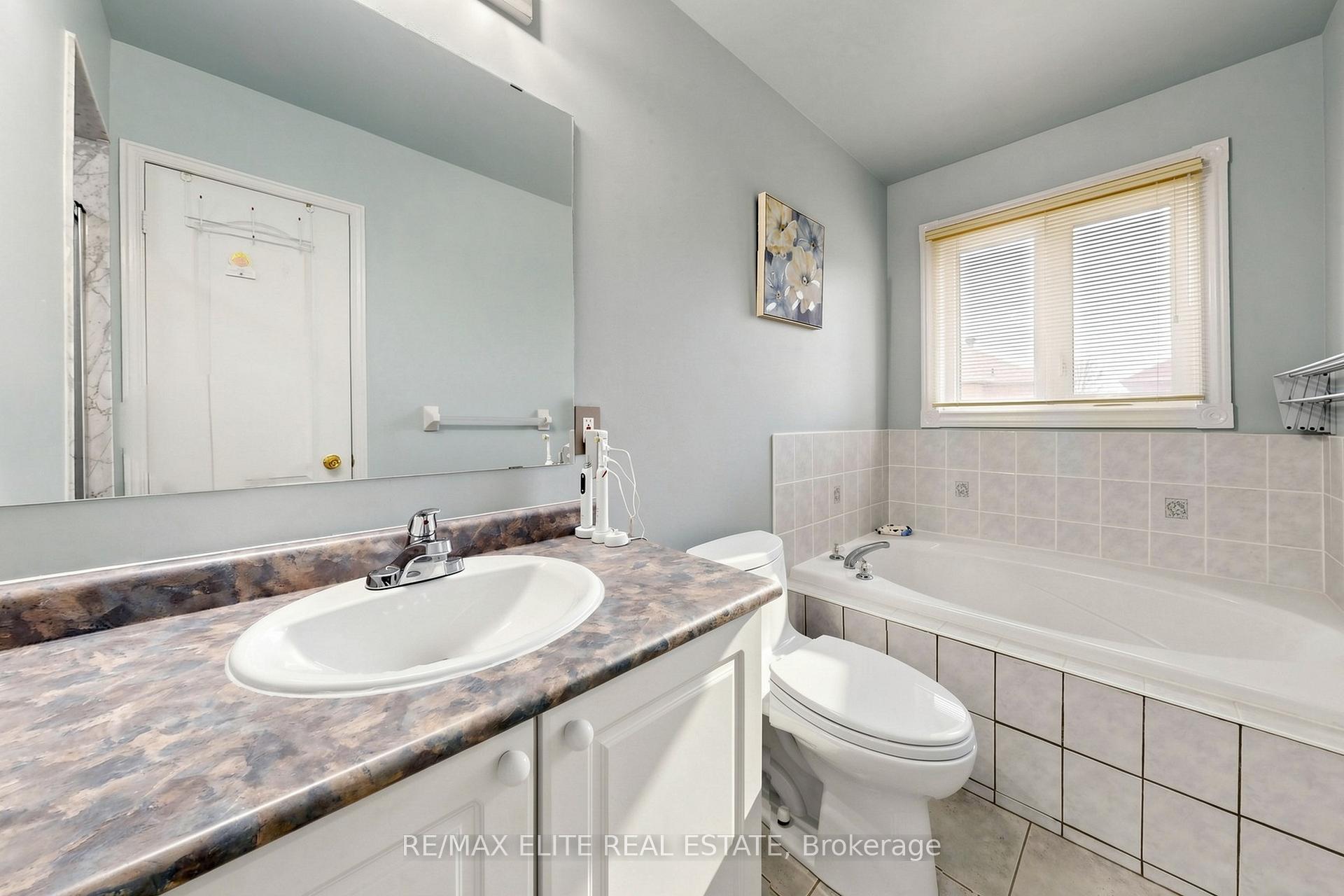 Photo 22 of 54 National Pine Drive, Vaughan, Vellore Village — HOMEH