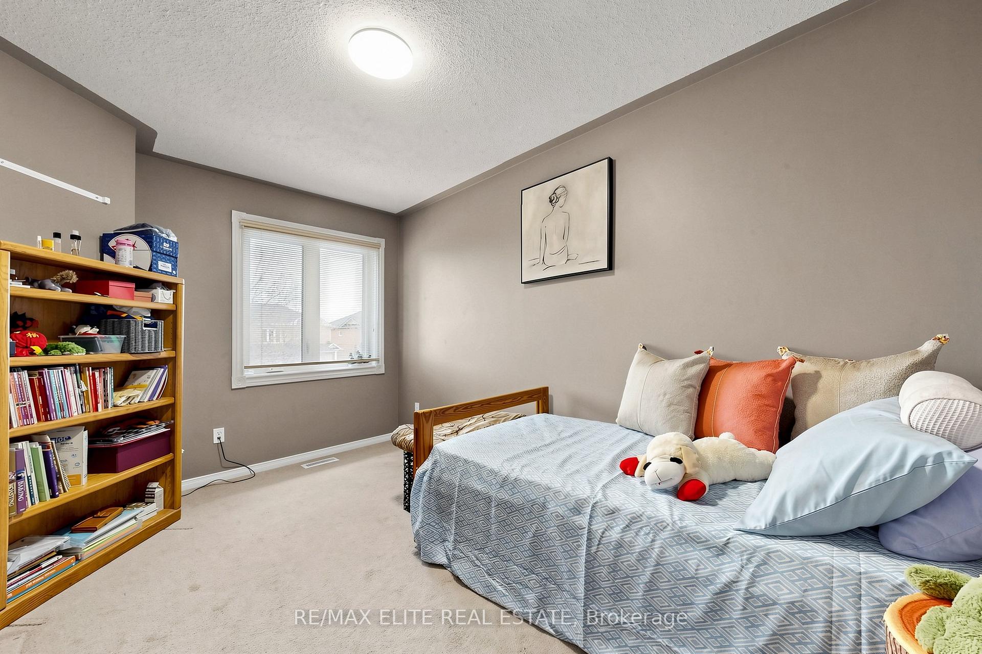 Photo 24 of 54 National Pine Drive, Vaughan, Vellore Village — HOMEH